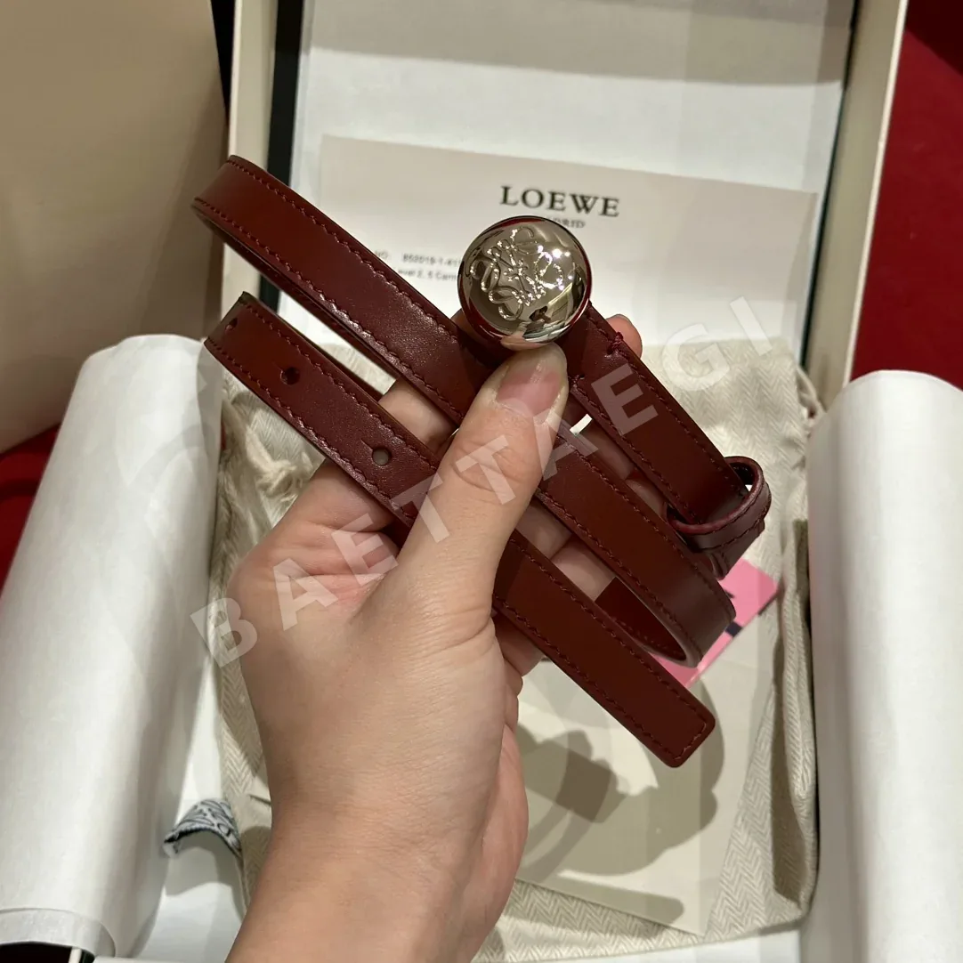 로에베 여성용 슬림 소가죽 벨트 상세 이미지 2