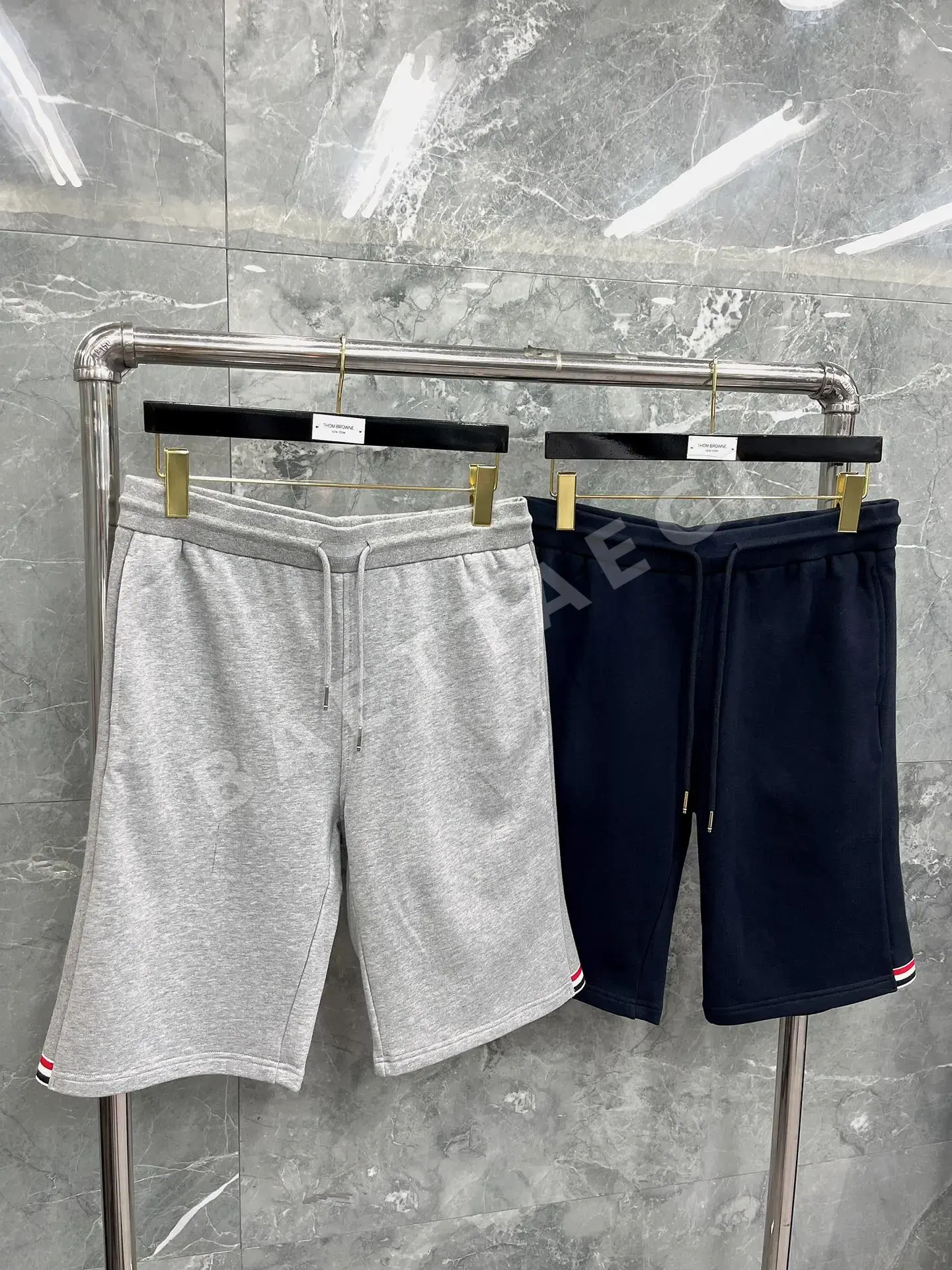 톰브라운 반바지 40413 Thom Browne Shorts 상세 이미지 2