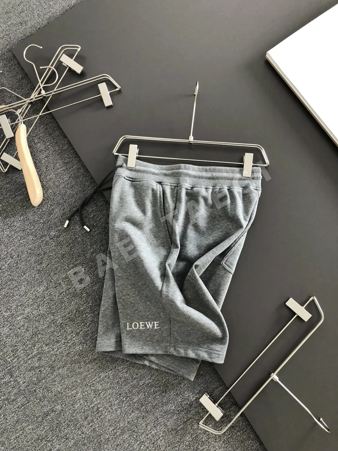 로에베 자수 포인트 남성 반바지 상세 이미지 2