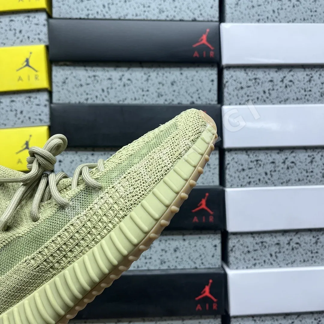 아디다스 [R] 이지 부스트 350 V2 FY5346 200756 Adidas Yeezy Boost 350 V2 상세 이미지 4