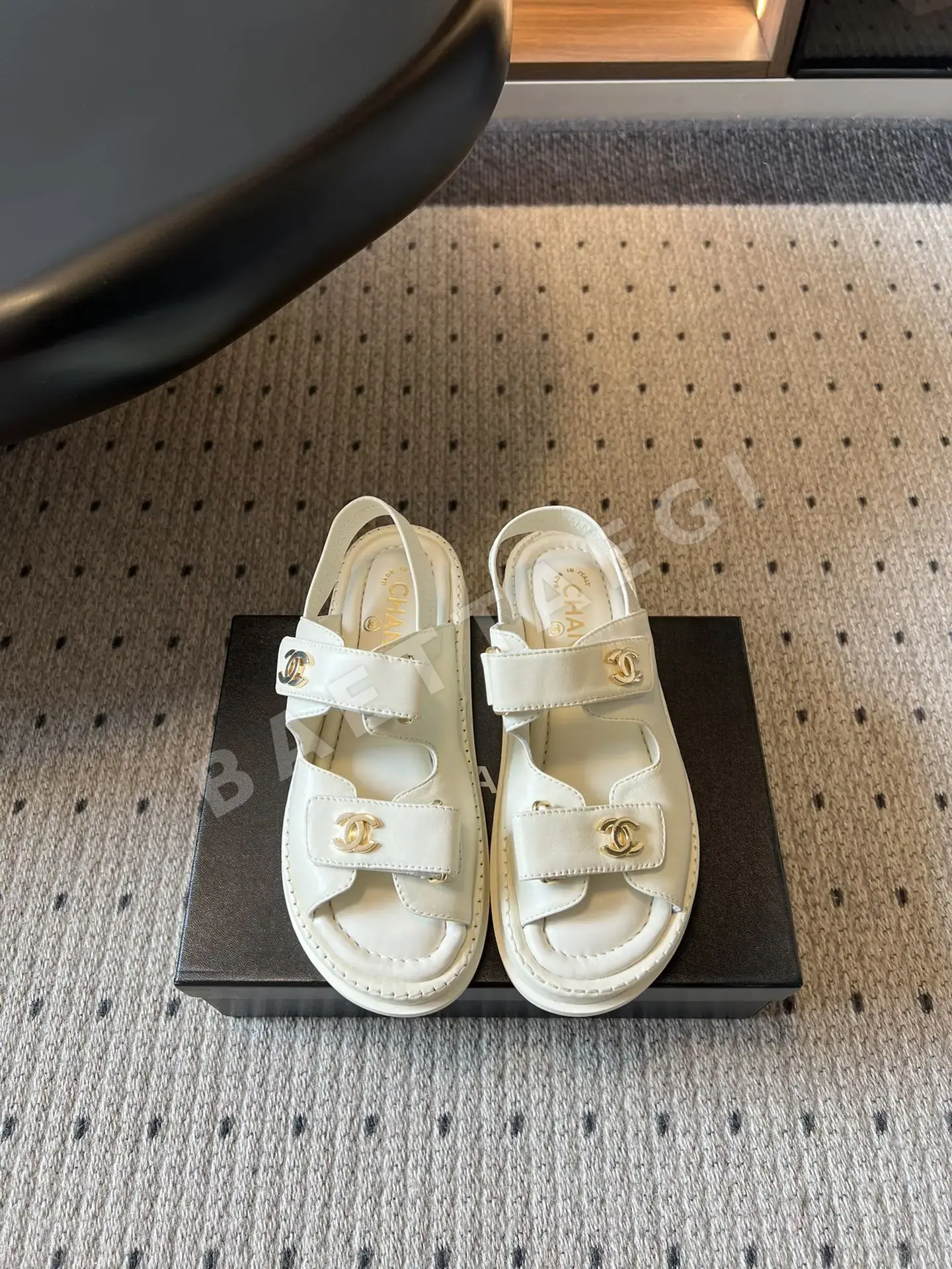 샤넬 더블 C 벨크로 플랫폼 샌달 55535