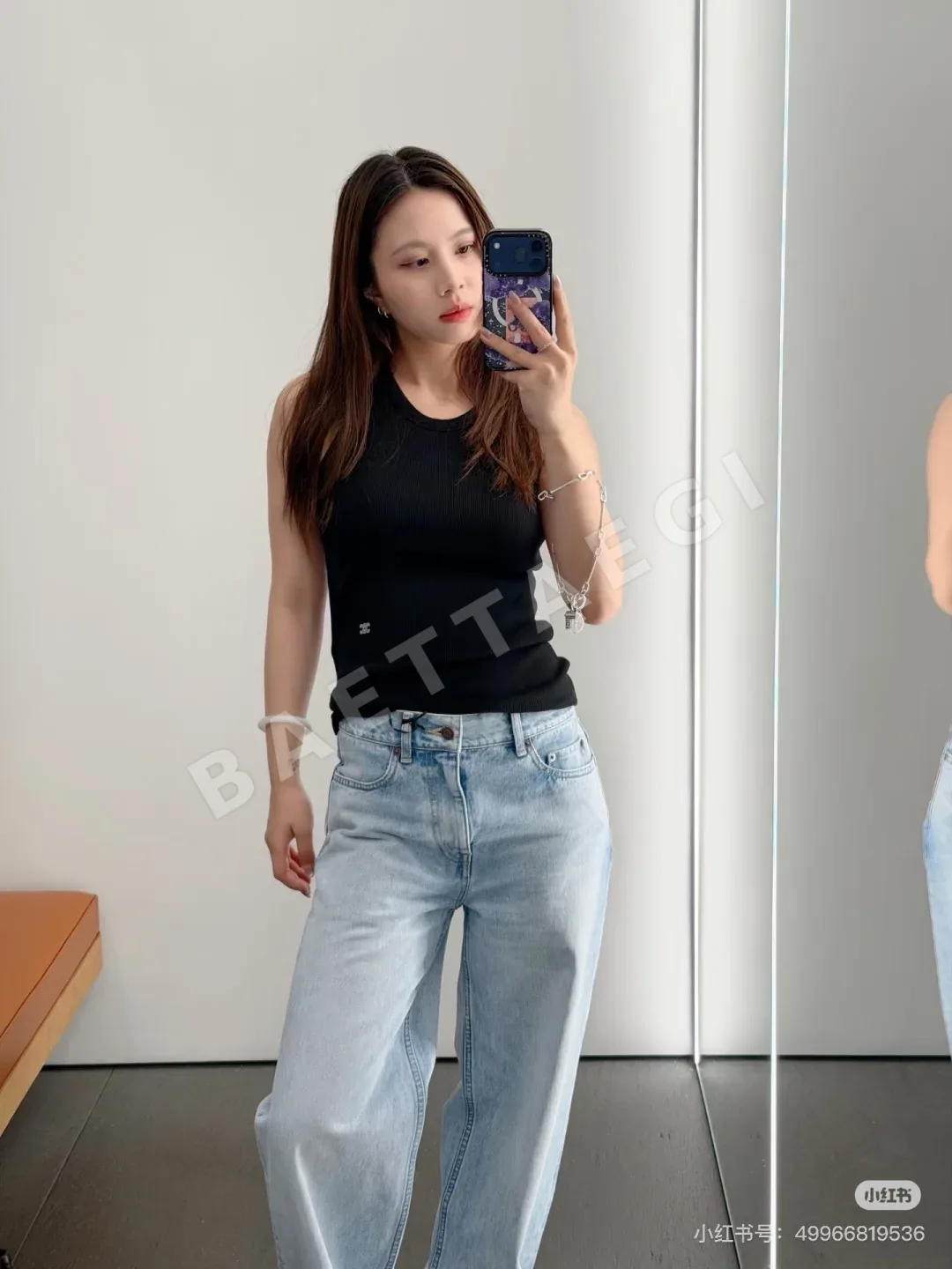 셀린느 개선문 로고 자수 크루넥 반팔 티셔츠 상세 이미지 8