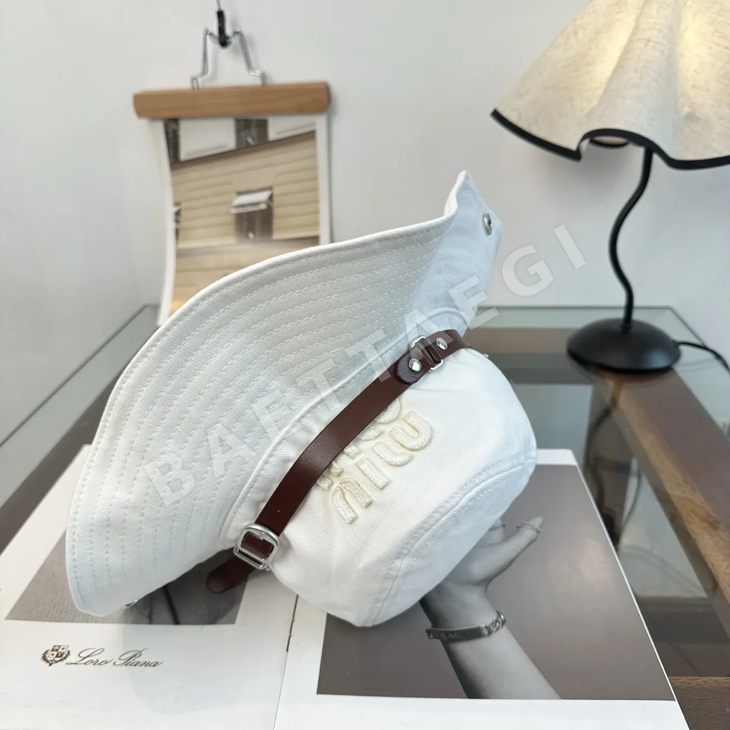 미우미우 심플 버킷햇 모자 상세 이미지 8