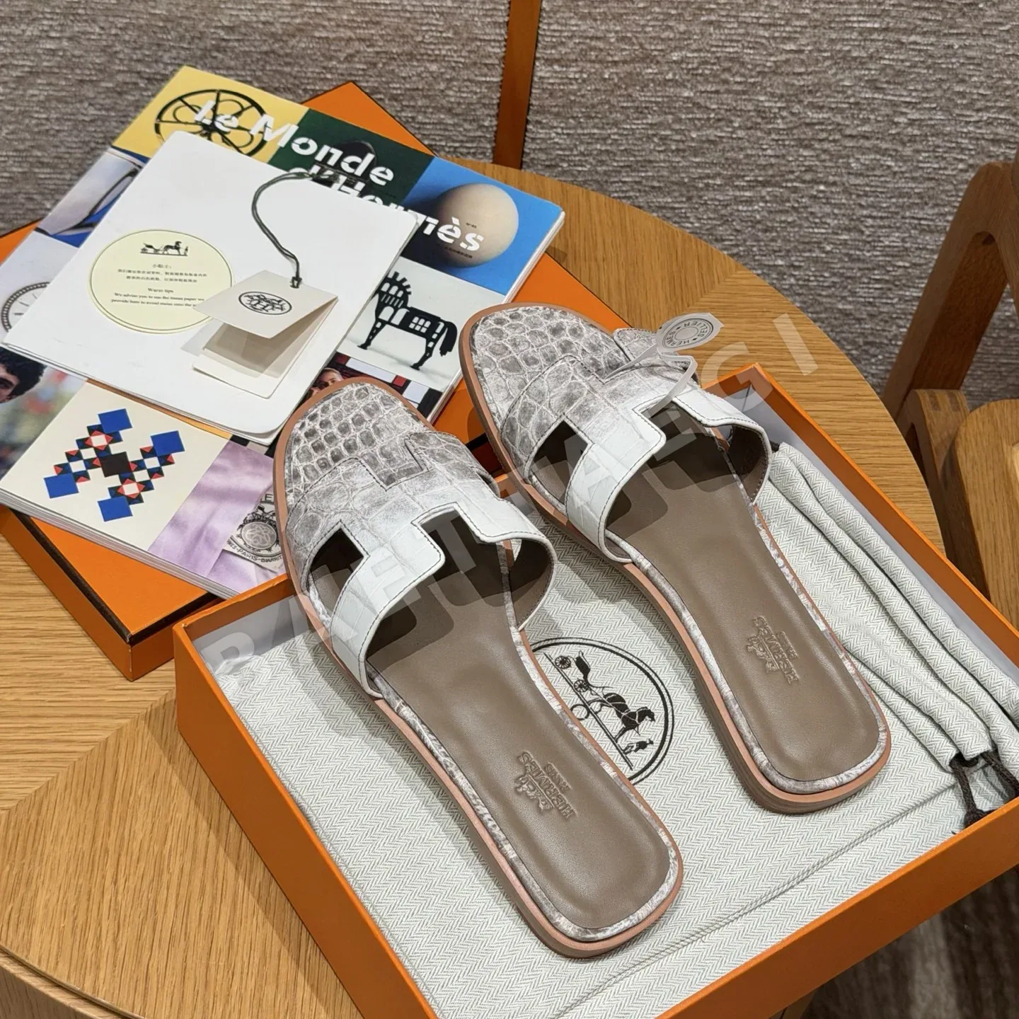 에르메스 오란 샌들 악어 가죽 H 컷아웃 상세 이미지 4