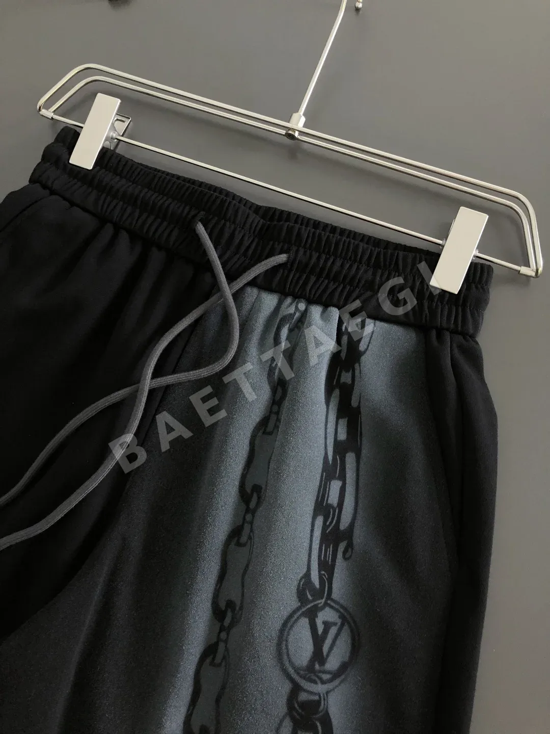 루이비통 자수 스트레이트핏 남성 반바지 상세 이미지 4
