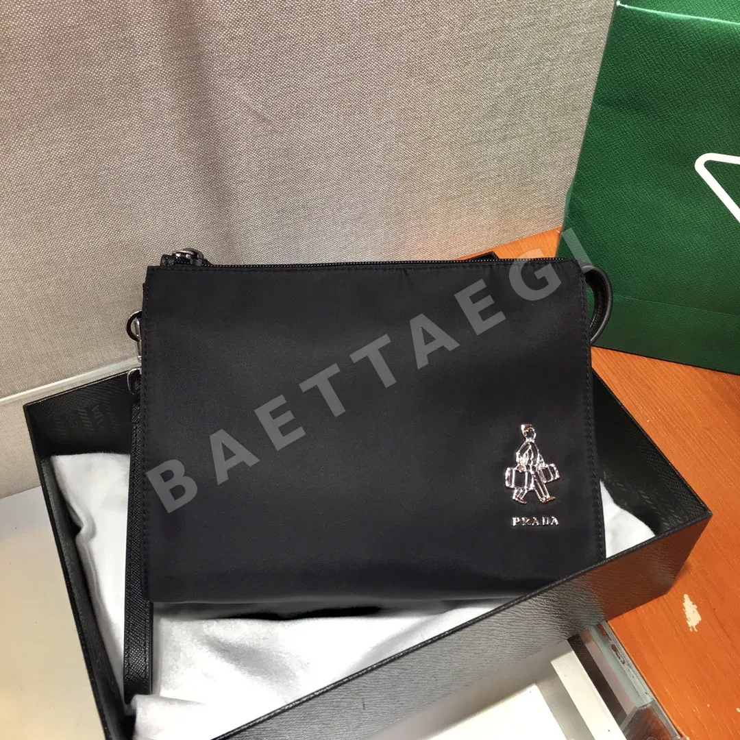 프라다 럭키보이 나일론 클러치백 2NE789 상세 이미지 2