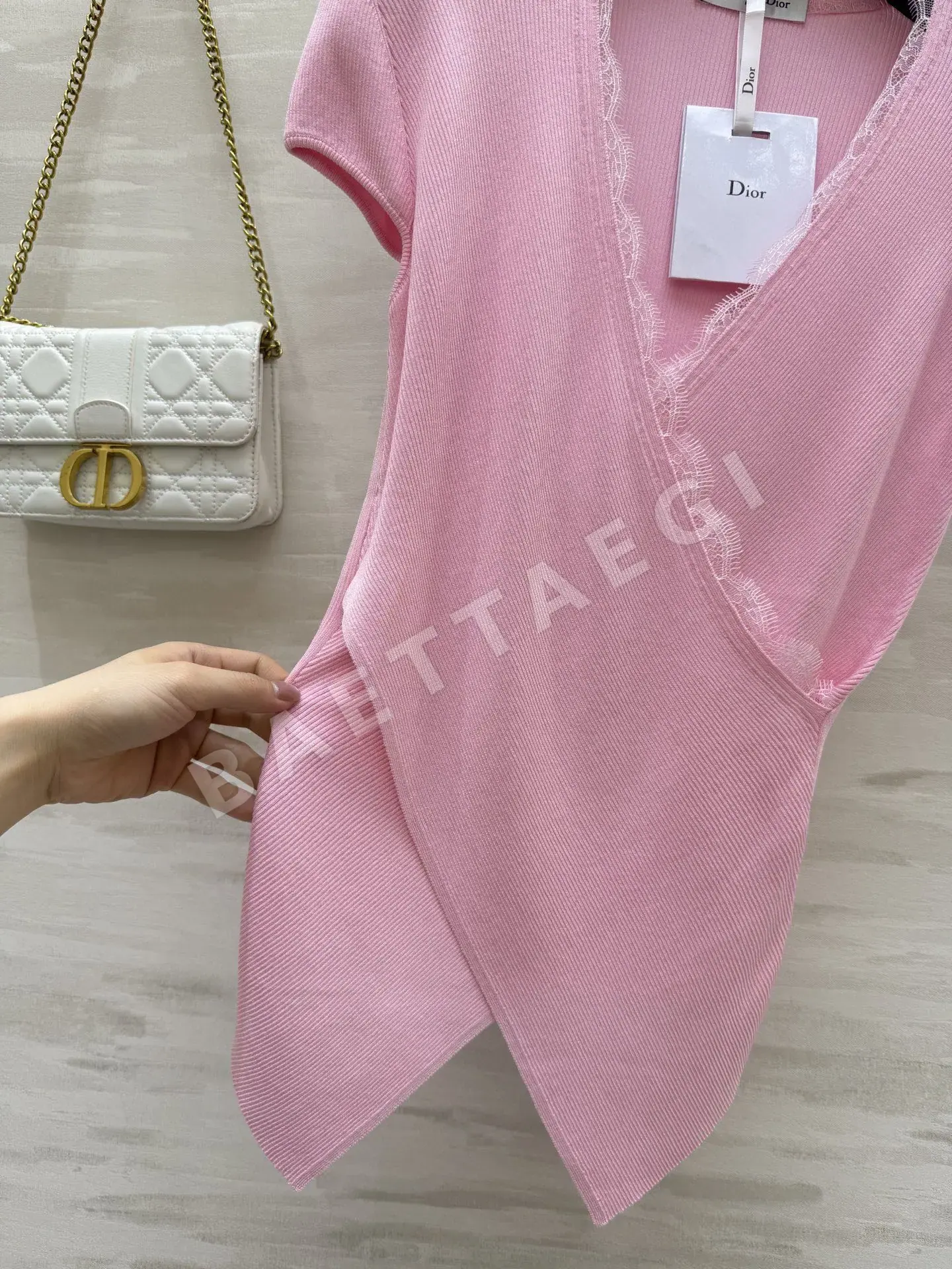 디올 레이스 트림 크로스 반팔 티셔츠 상세 이미지 7
