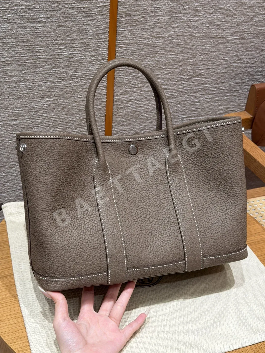 에르메스 가든파티 30 cm 가죽 지갑 상세 이미지 1