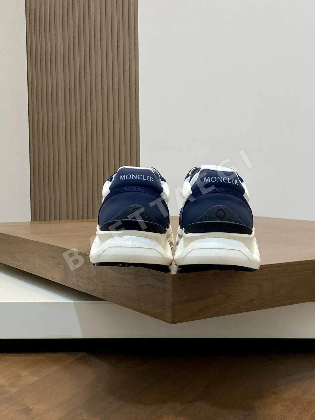 몽클레르 스니커즈 남성 메시 로고 힐 탭 상세 이미지 8