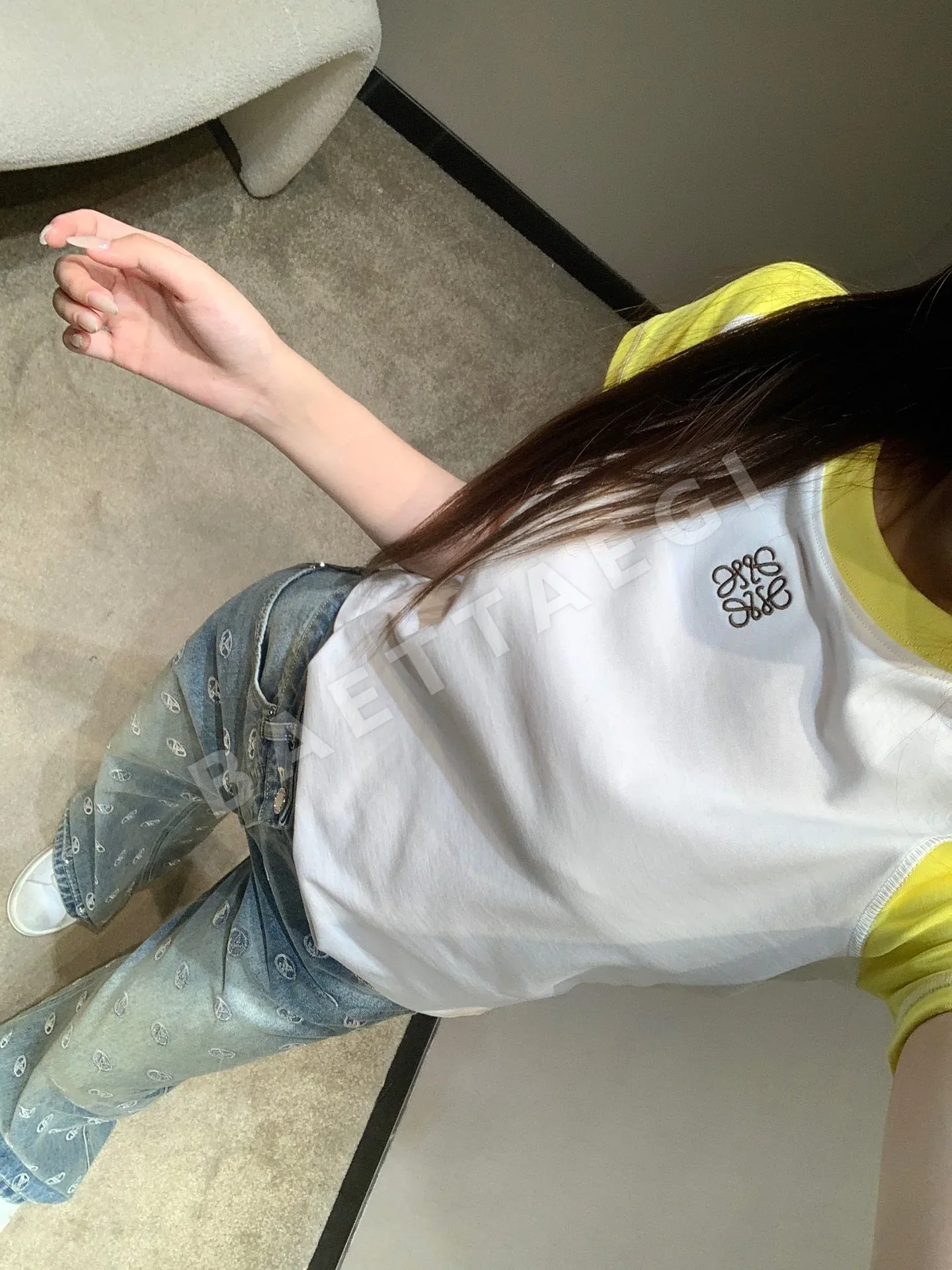 로에베 컬러 블록 자수 반팔 티셔츠 상세 이미지 5
