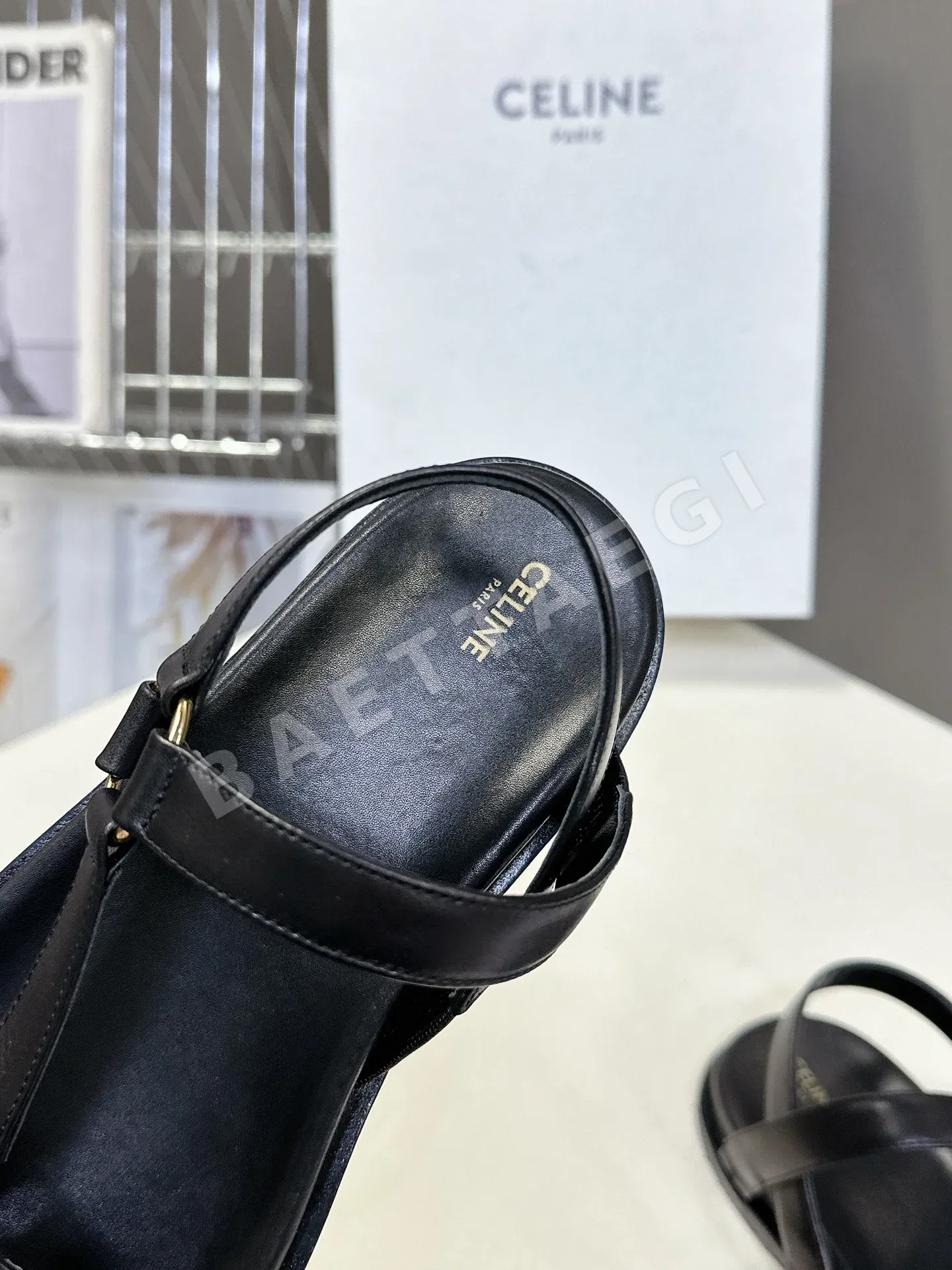 셀린느 개선문 비치 샌들 상세 이미지 7