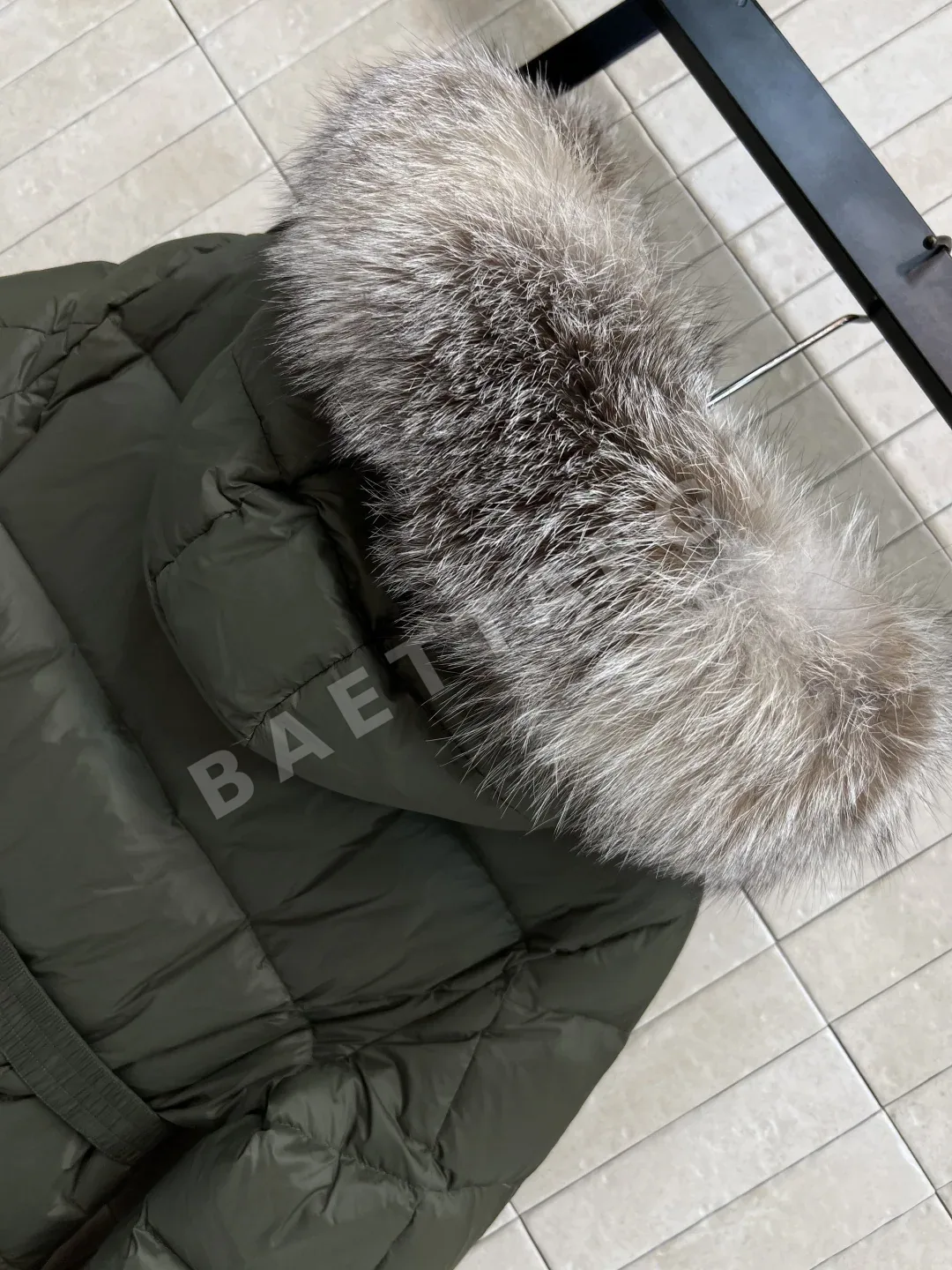 몽클레르 보에드 숏 패딩 점퍼 상세 이미지 8