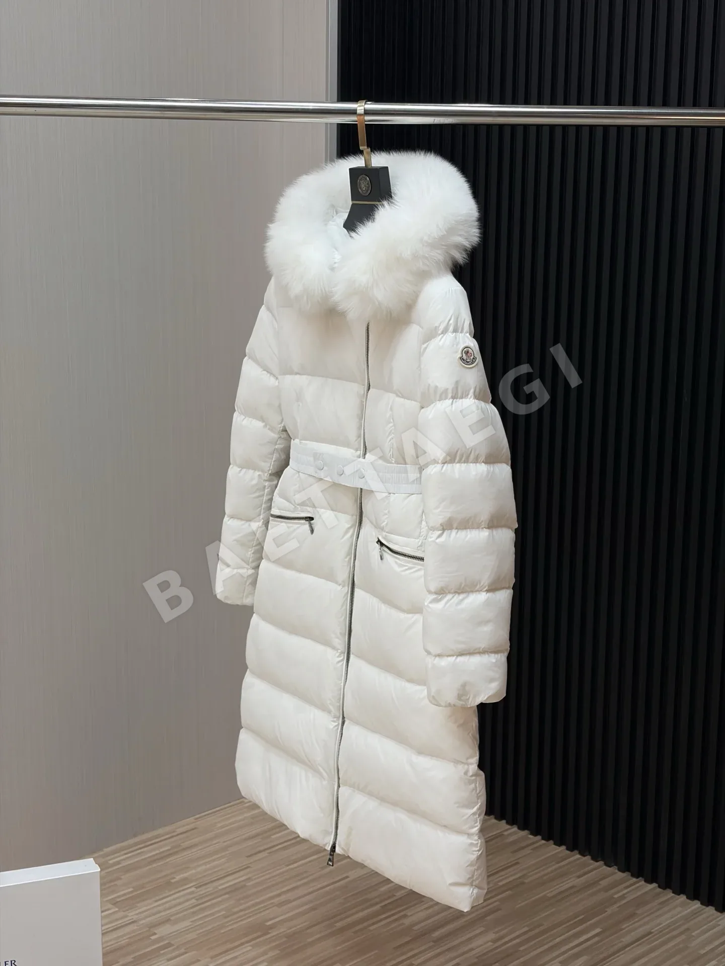 몽클레르 보에딕 여성 구스 다운 패딩 점퍼 상세 이미지 3