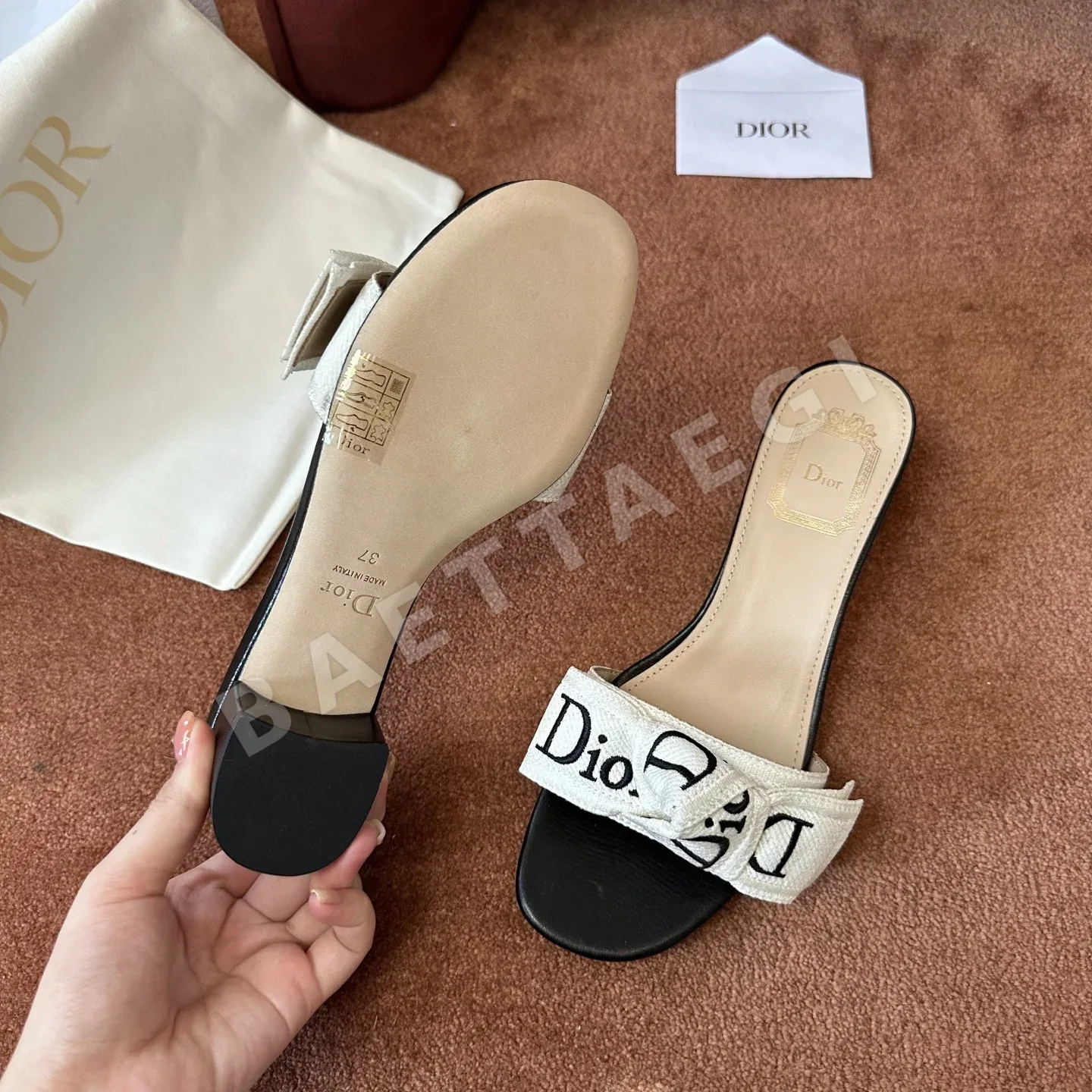 디올 로고 자수 캔버스 플랫 샌들 상세 이미지 6