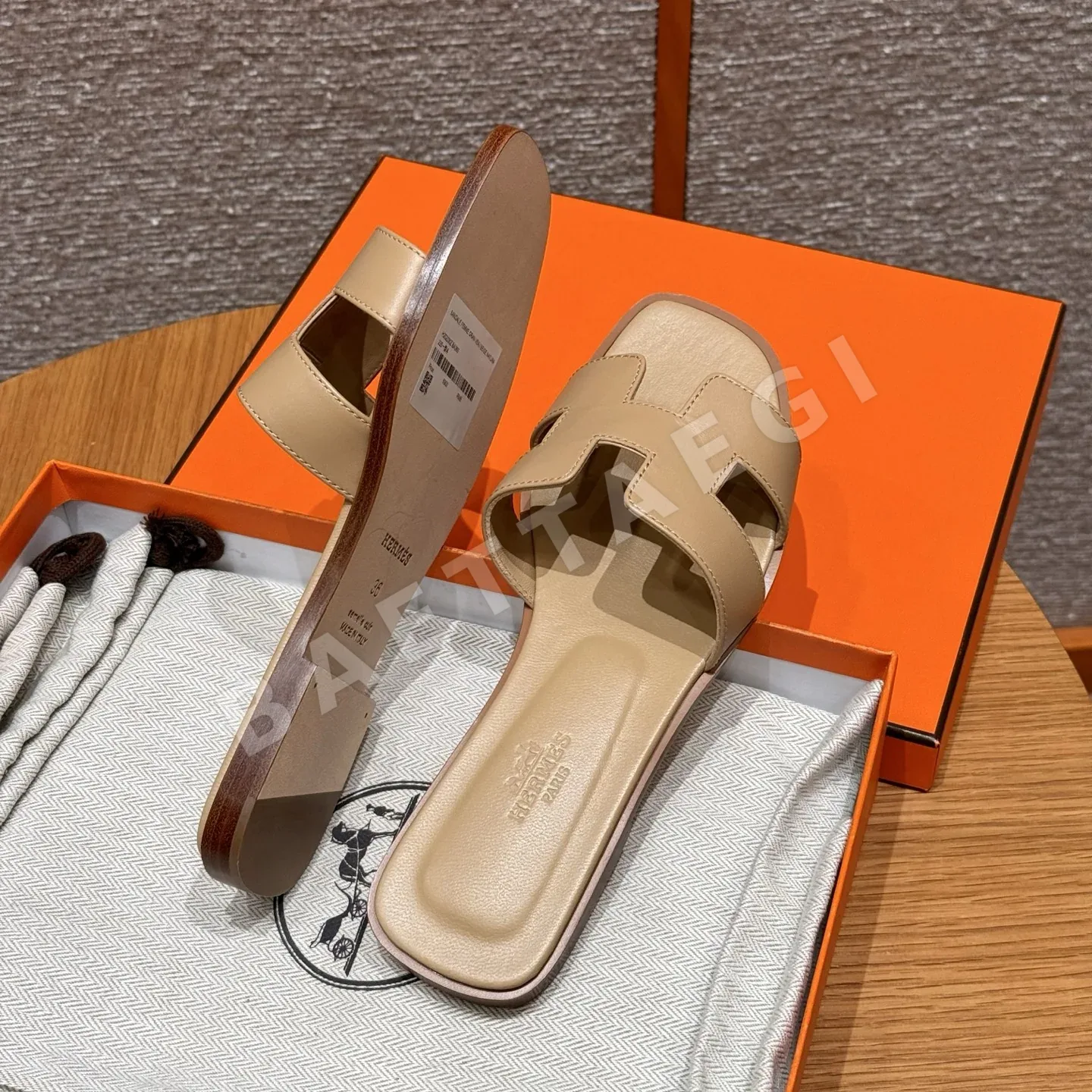 에르메스 오란 램스킨 슬리퍼 상세 이미지 9
