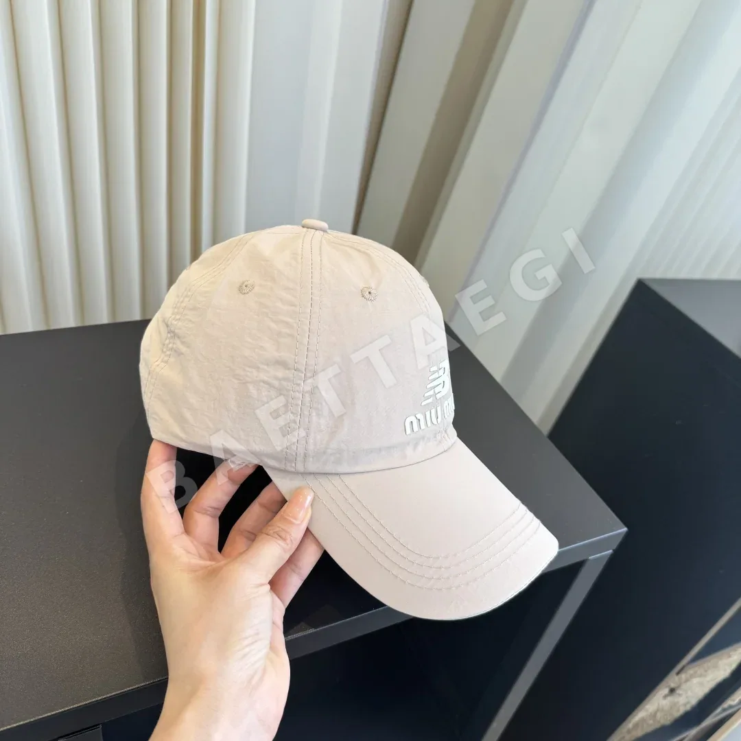 미우미우 봄여름용 야구모자 상세 이미지 3