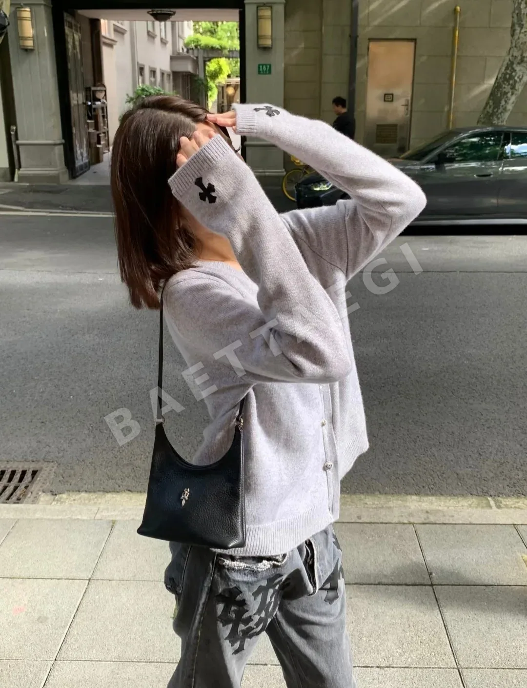 크롬하츠 가죽 십자가 장식 캐시미어 가디건 상세 이미지 15