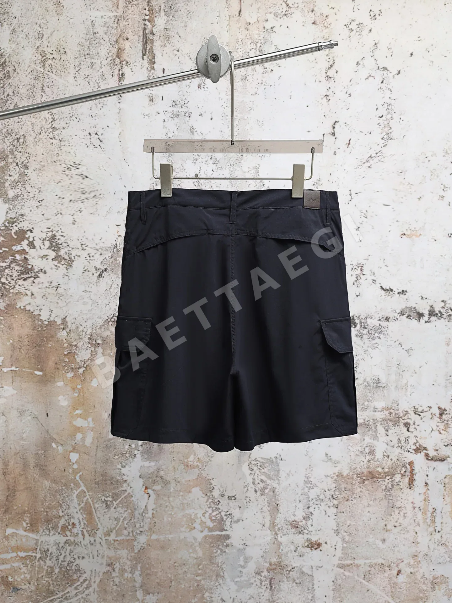 디올 자수 로고 버튼 카고 반바지 상세 이미지 2