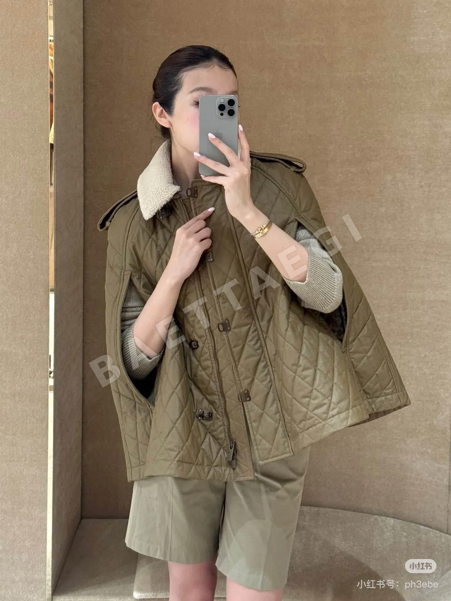 버버리 퍼 카라 퀼팅 케이프 코트 상세 이미지 7