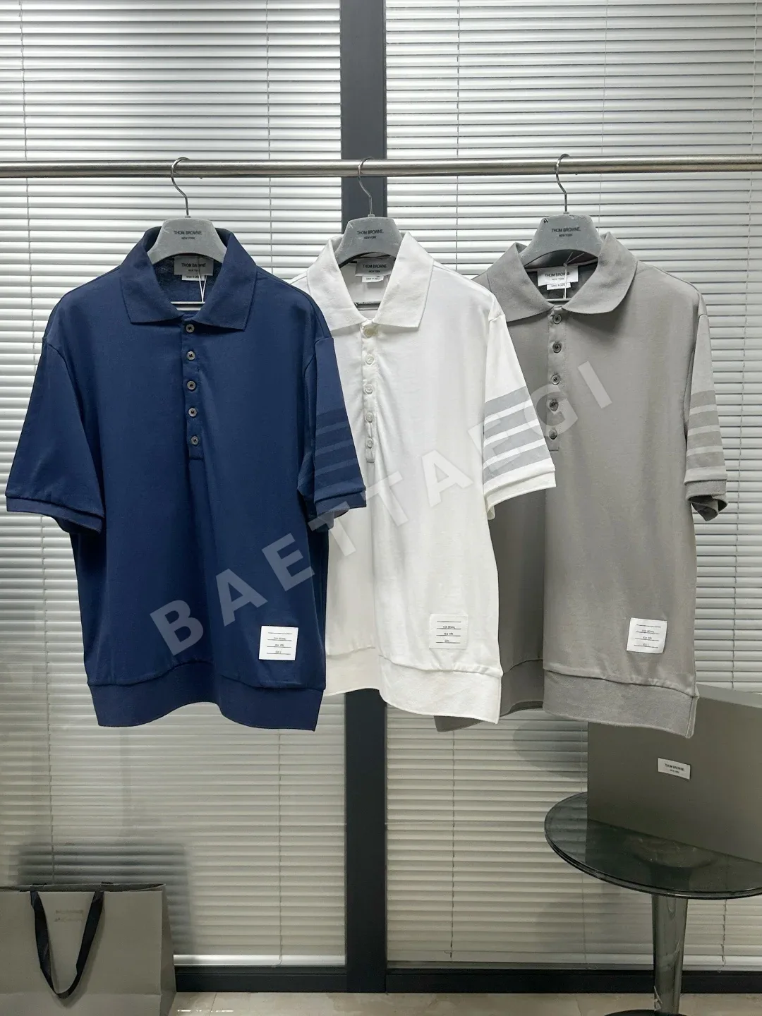 톰브라운 4바 스트라이프 남성 반팔 폴로셔츠 상세 이미지 2