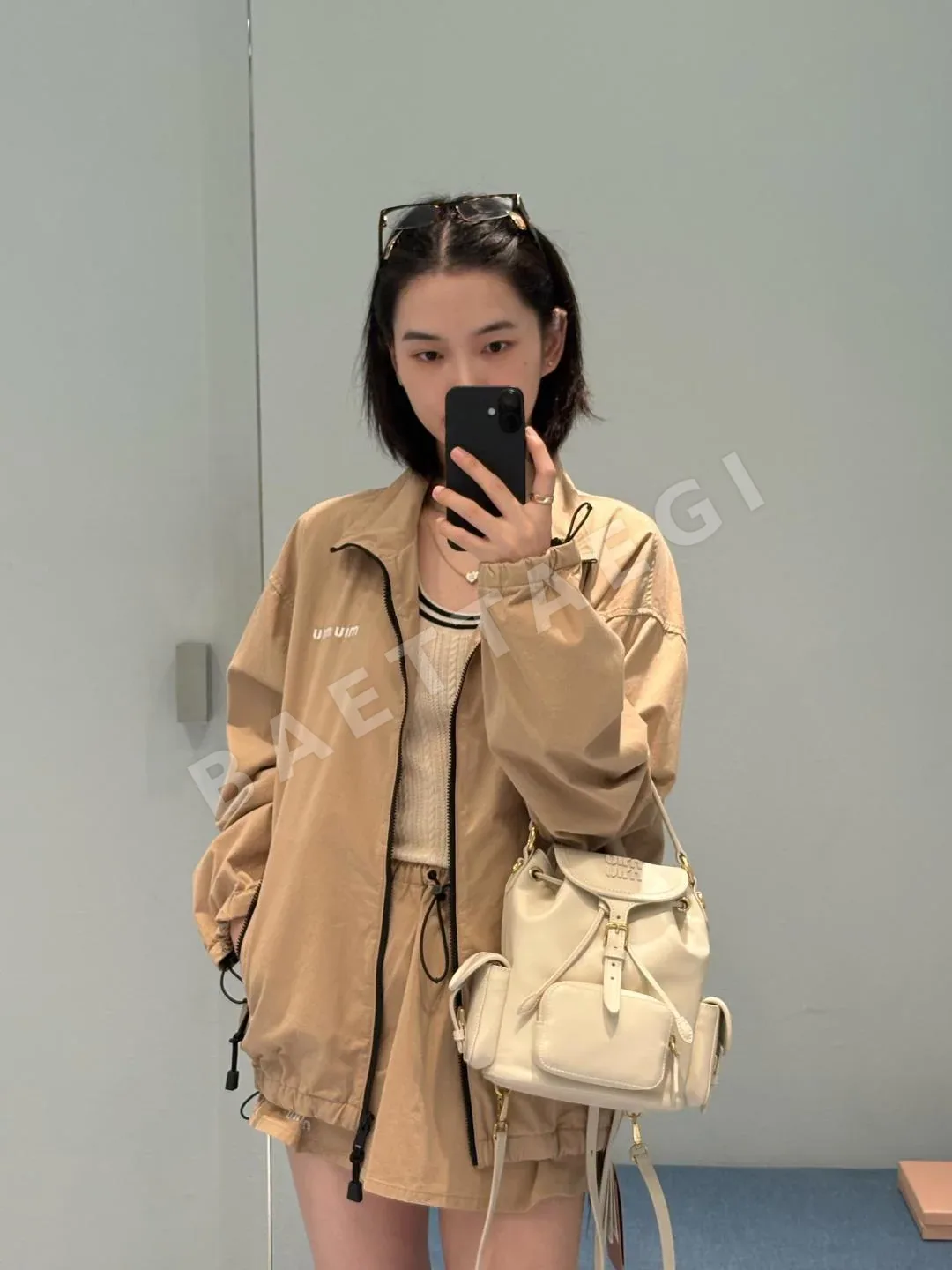 미우미우 카키 스탠드 카라 캐주얼 트랙수트 세트 상세 이미지 2