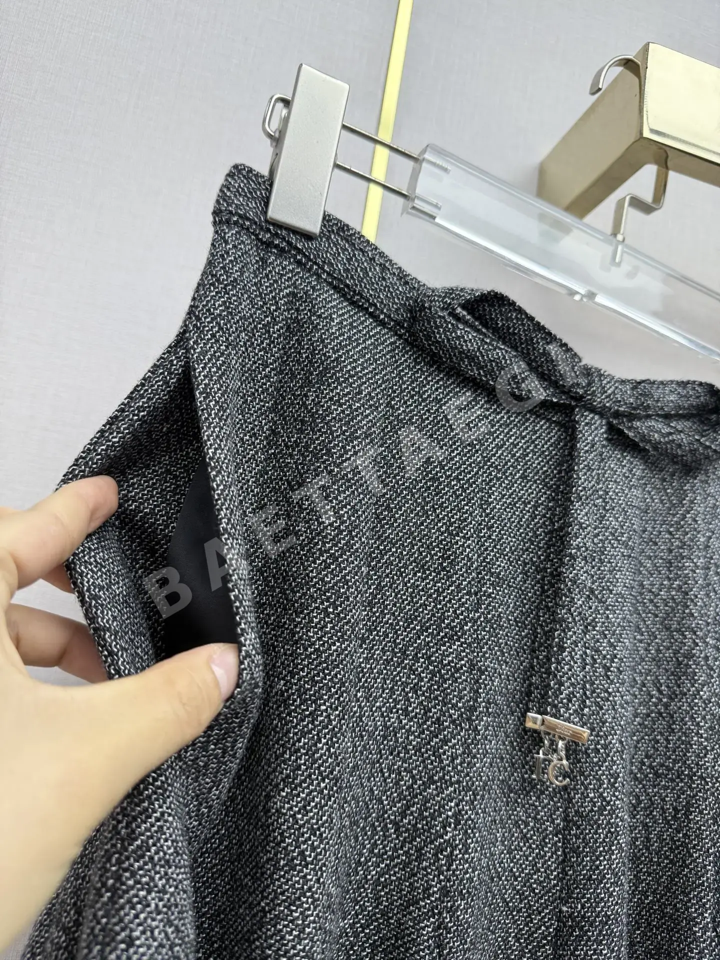 디올 헤더 그레이 울 미디 스커트 상세 이미지 5