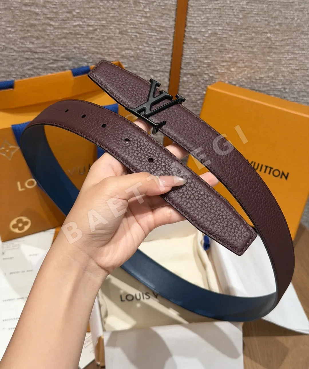 루이비통 이니셜 35mm 리버시블 가죽 벨트 상세 이미지 5
