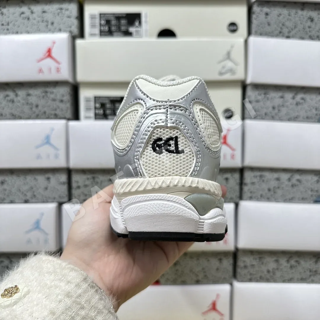 아식스 [WZ] 젤 NYC 1203A805-101 200380 Asics Gel-NYC Cream Pure Silver 상세 이미지 6