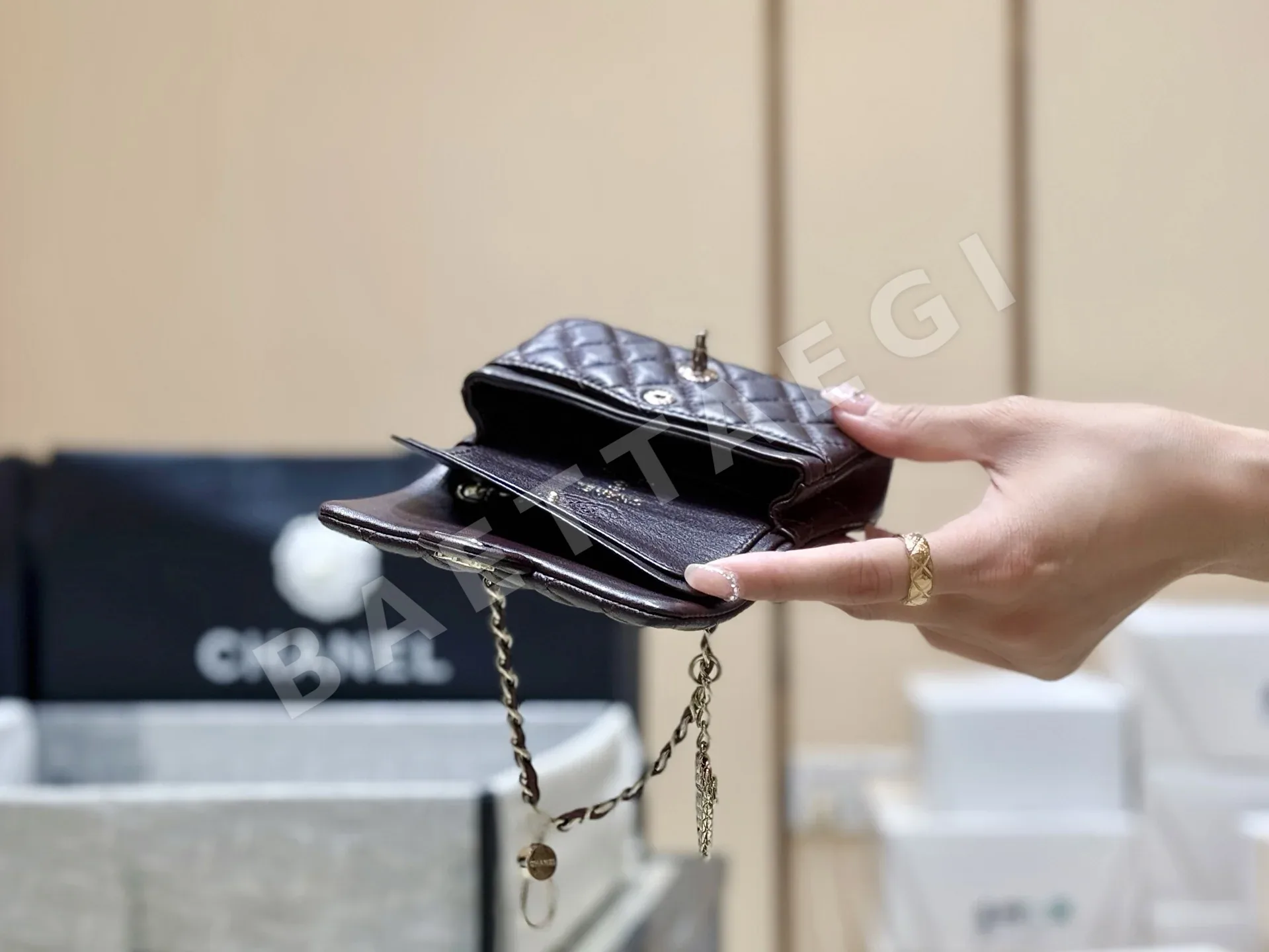 샤넬 키케이스 램스킨 ap4760 상세 이미지 6