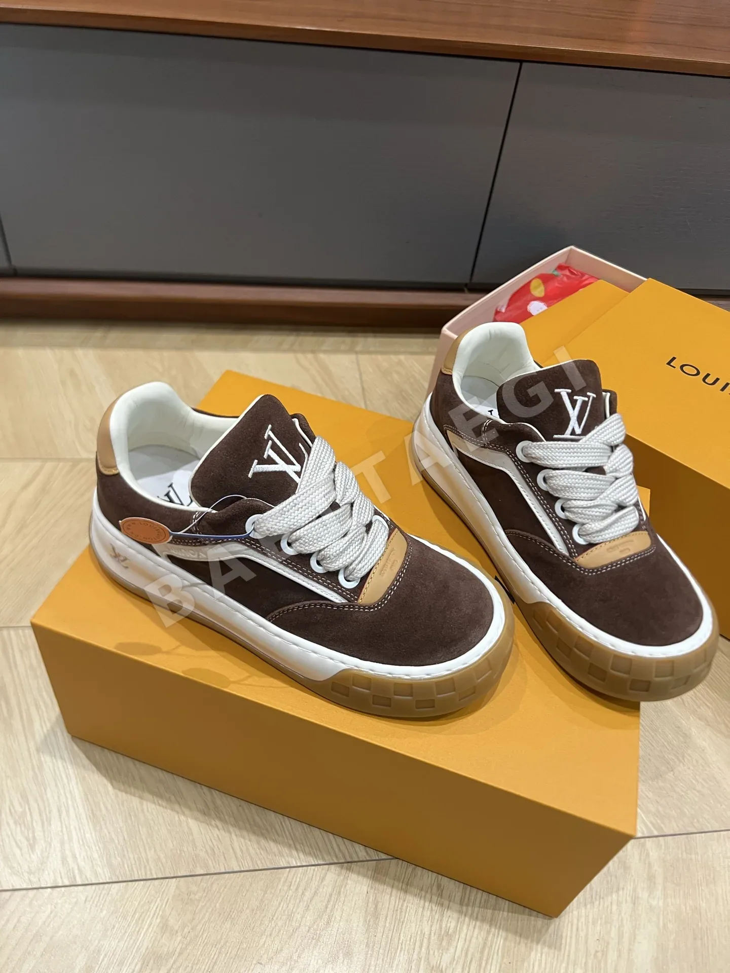 루이비통 LV 26 경사 커플 스케이트보드 신발 상세 이미지 3