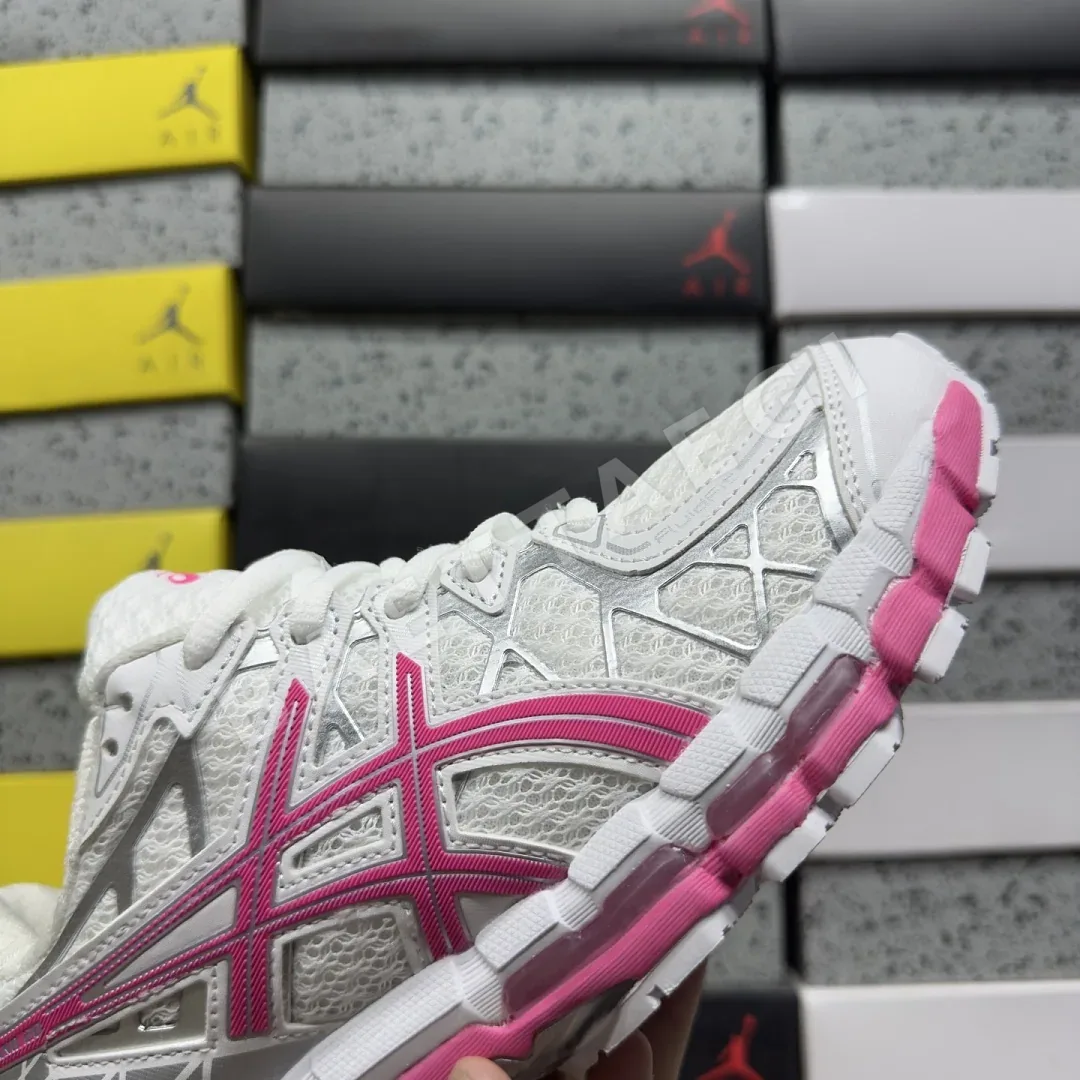 아식스 [TOP] 젤 카야노 20 1203A388-108 200480 Asics Gel-Kayano 20 상세 이미지 2