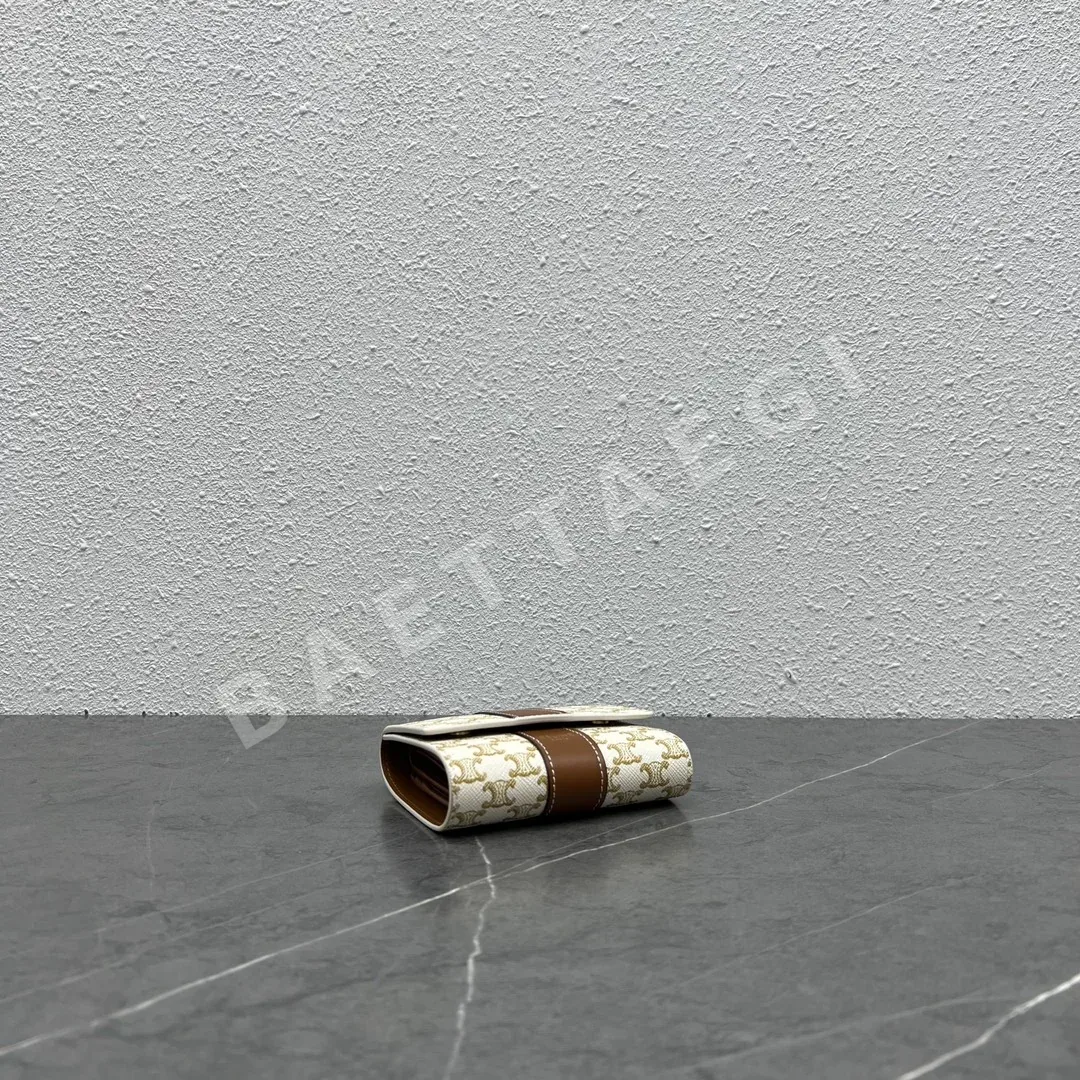 셀린느 모노그램 삼중 접이식 지갑 상세 이미지 4