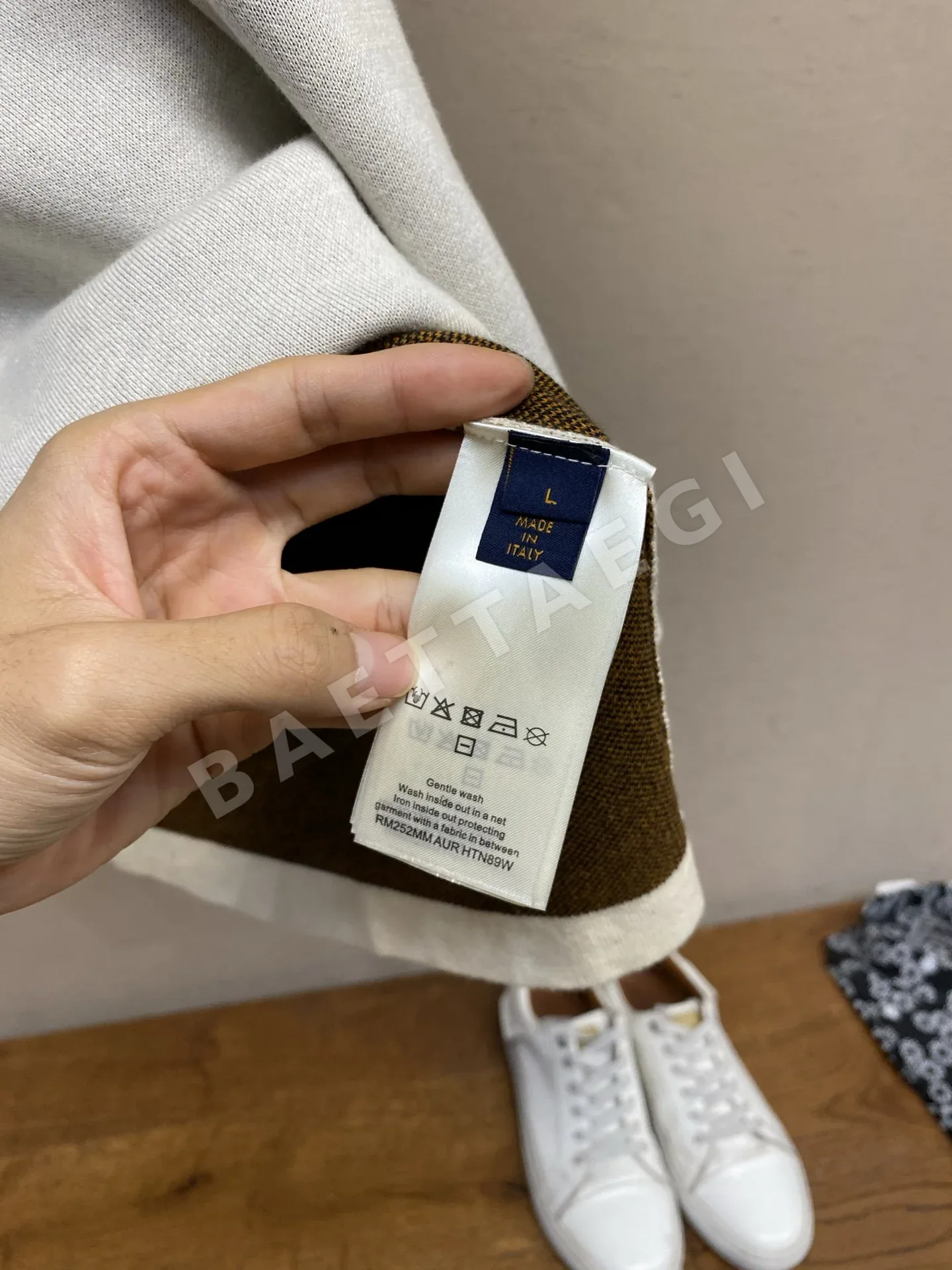 루이비통 레터 슬로건 컬러 블록 자카드 반팔 니트 상세 이미지 7