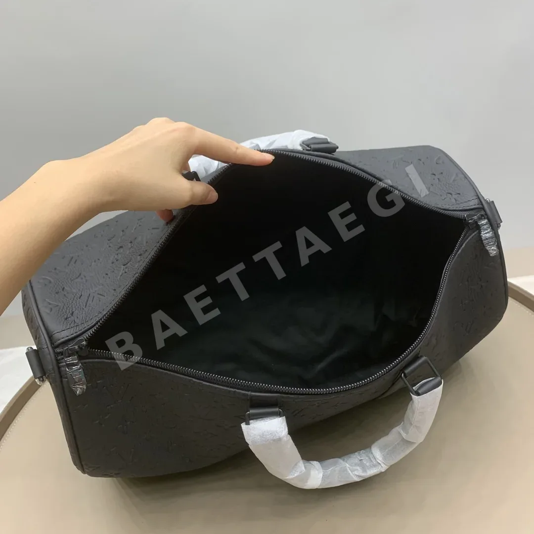 루이비통 엠보싱 가죽 키팔 가방 M59025 상세 이미지 8