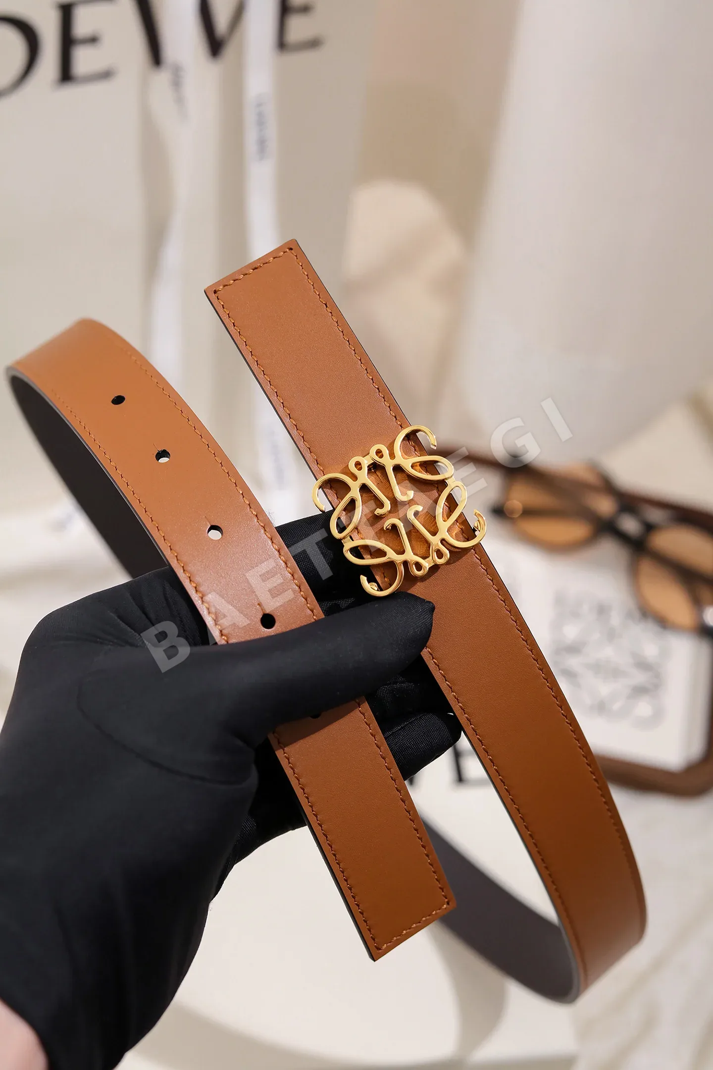 로에베 그레인 카프스킨 여성 벨트 상세 이미지 3