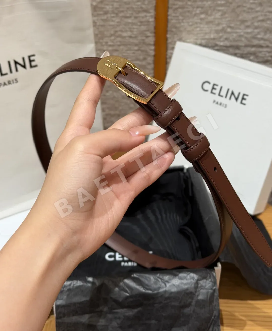 셀린느 트리옹 가죽 롱 버클 여성용 가죽 벨트 상세 이미지 3