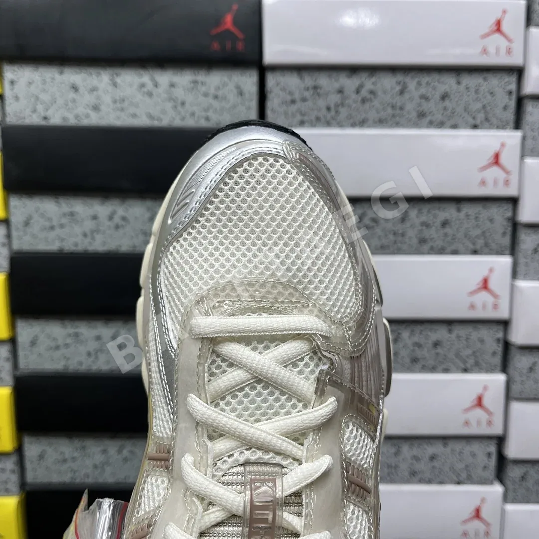 아식스 [ZC] 젤 카야노 12.1 1203B144-100 200426 Asics Gel-Kayano 12.1 Kith Paragon 상세 이미지 10