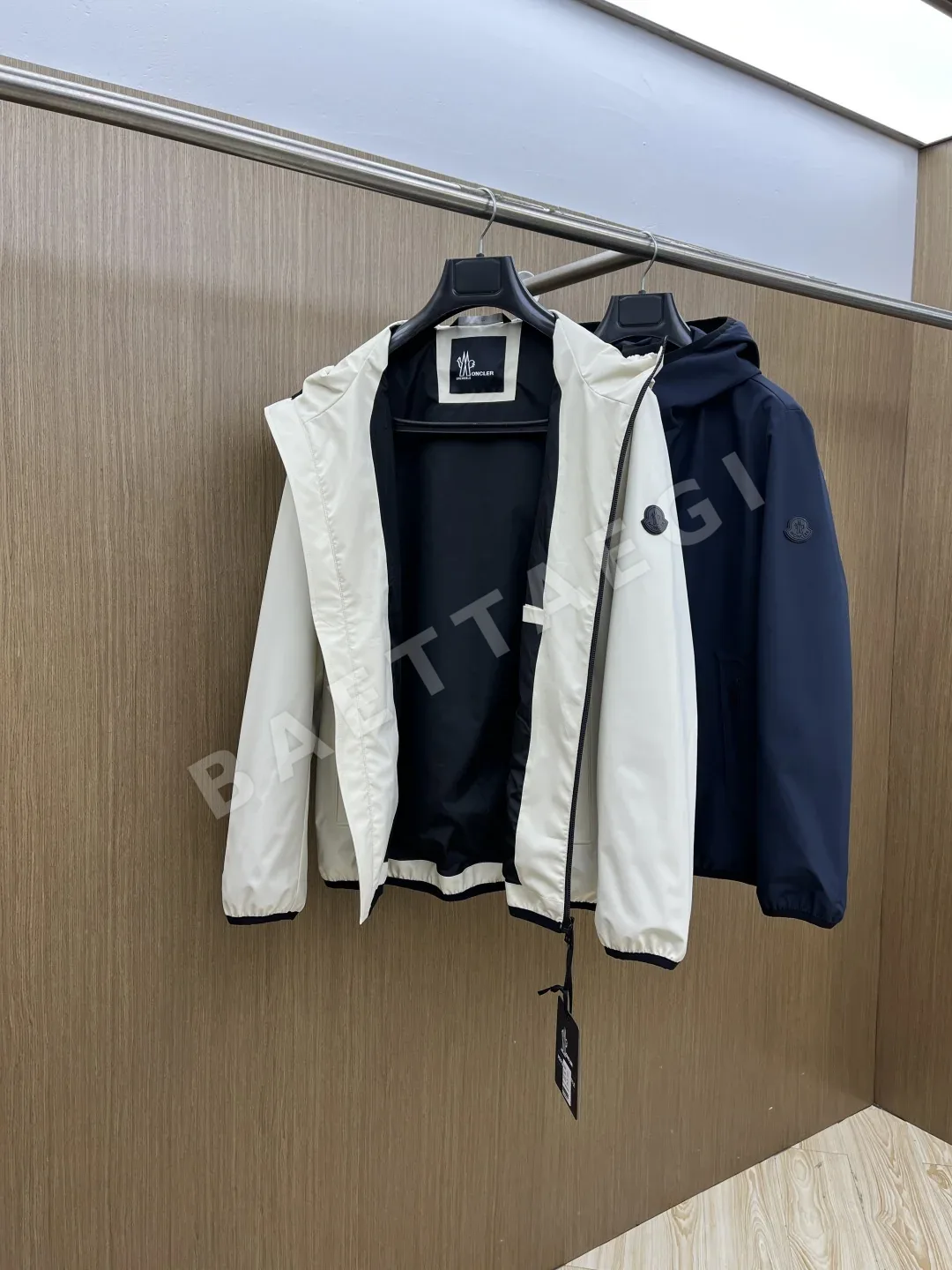 몽클레르 남성 방풍 방수 후드 자켓 상세 이미지 8