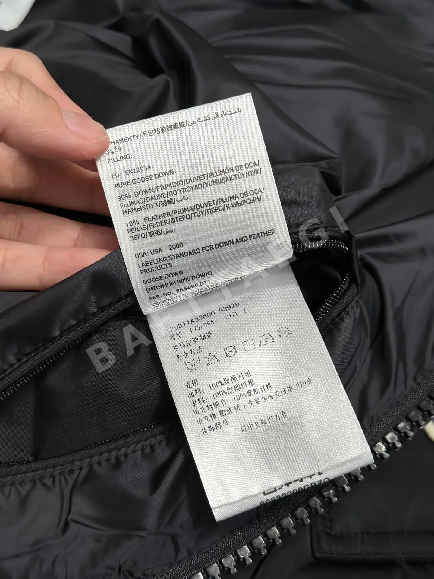 몽클레르 마야 매트 다운 패딩 점퍼 ZD99 상세 이미지 9