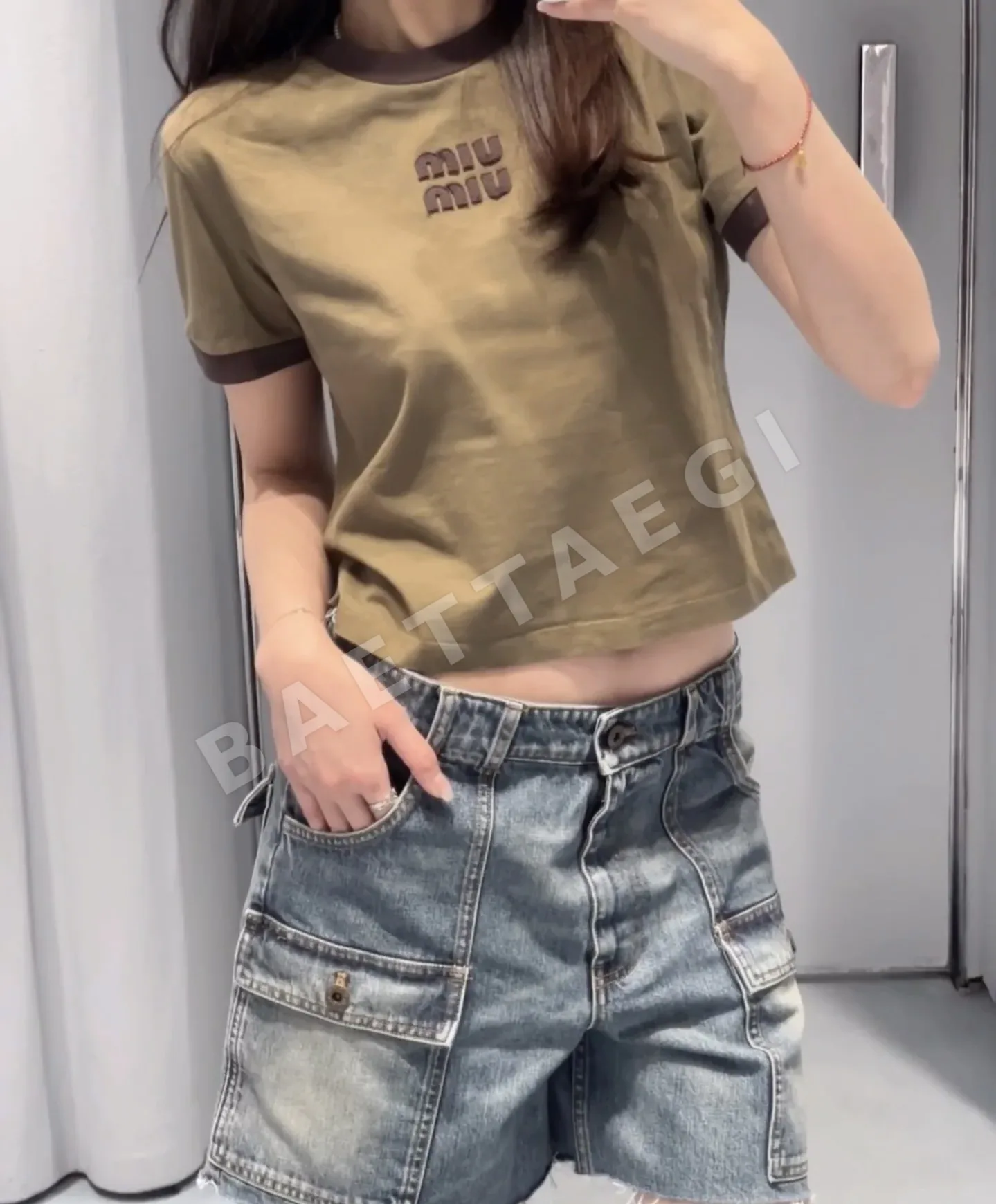 미우미우 3D 자수 카라 반팔 티셔츠 상세 이미지 8