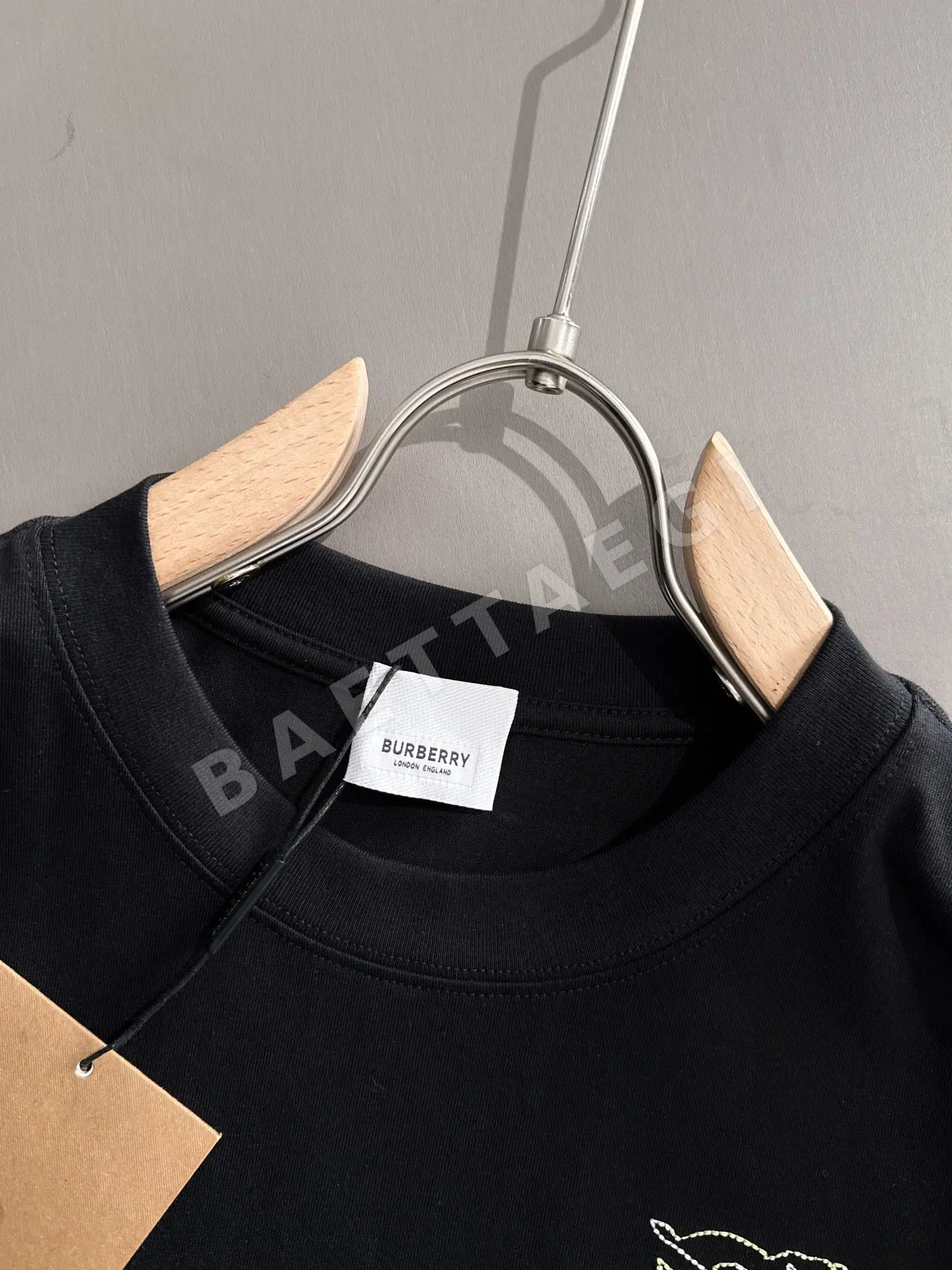 버버리 뉴 체크 패치워크 자수 반팔 티셔츠 상세 이미지 3