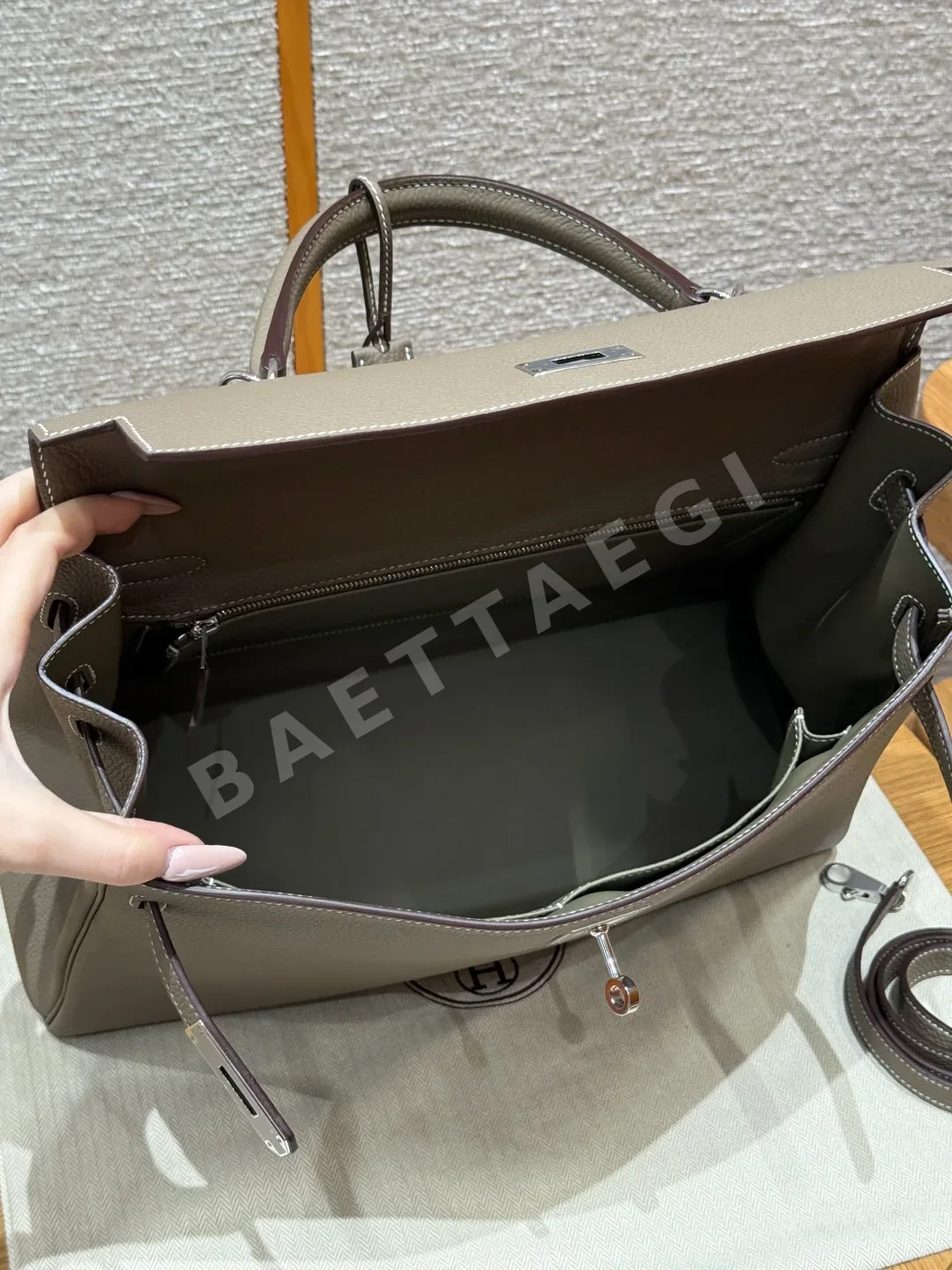 에르메스 켈리 엘리펀트 그레이 토고 가죽 가방 상세 이미지 6