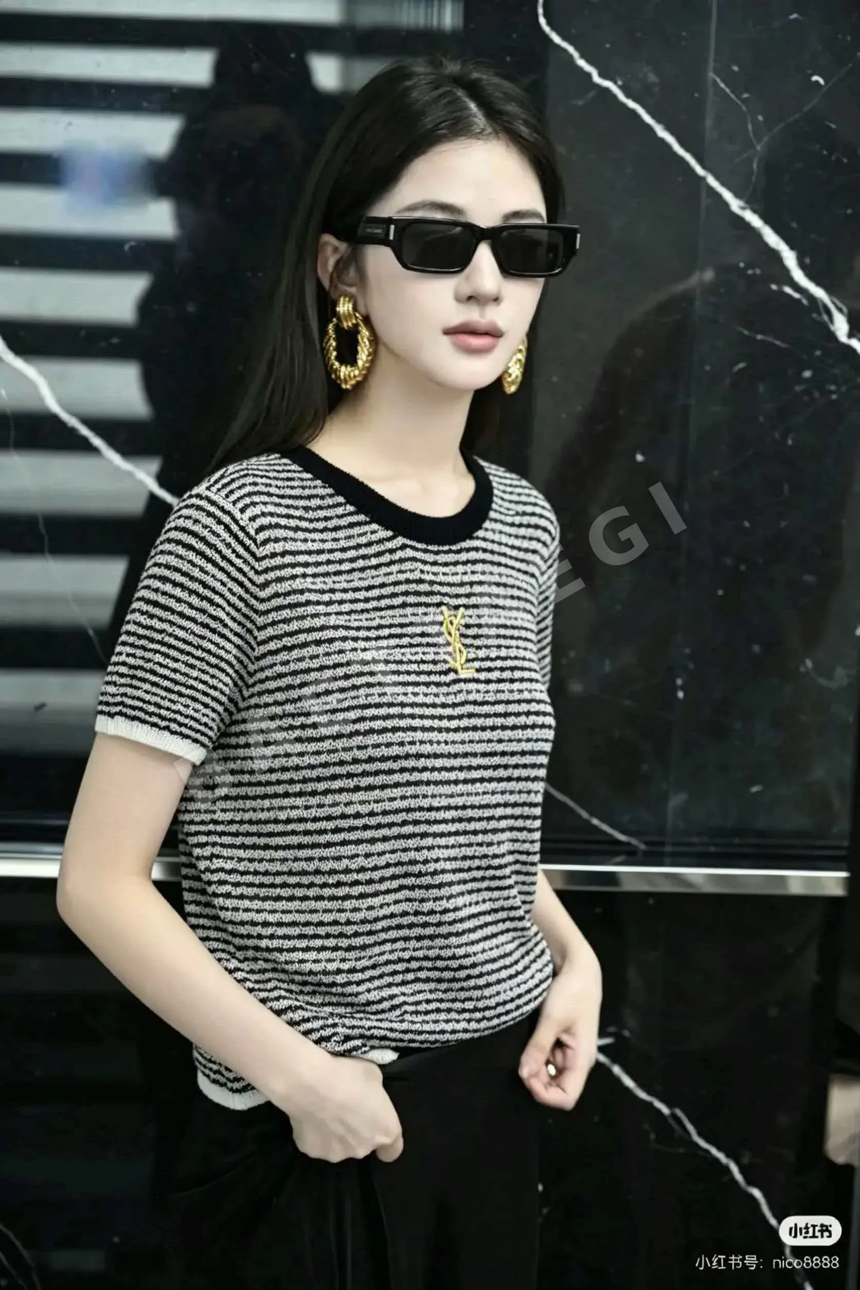 생로랑 자수 스트라이프 오버핏 반팔 니트