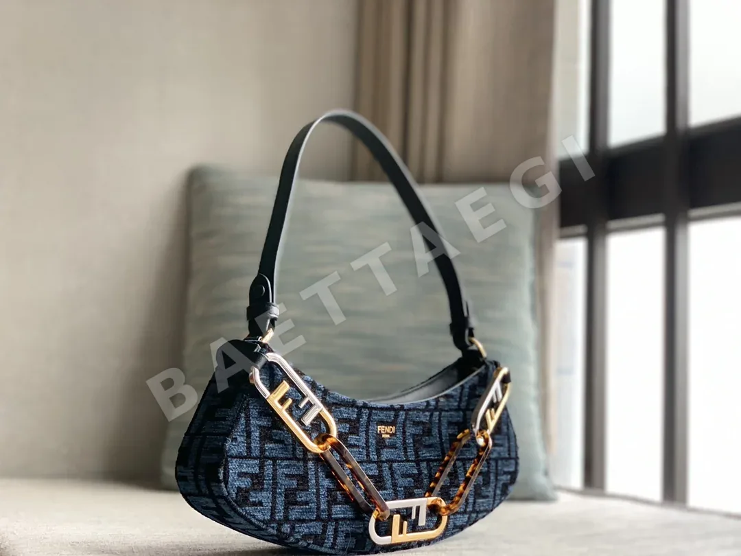펜디 O'lock 호보 언더암 가방 상세 이미지 2
