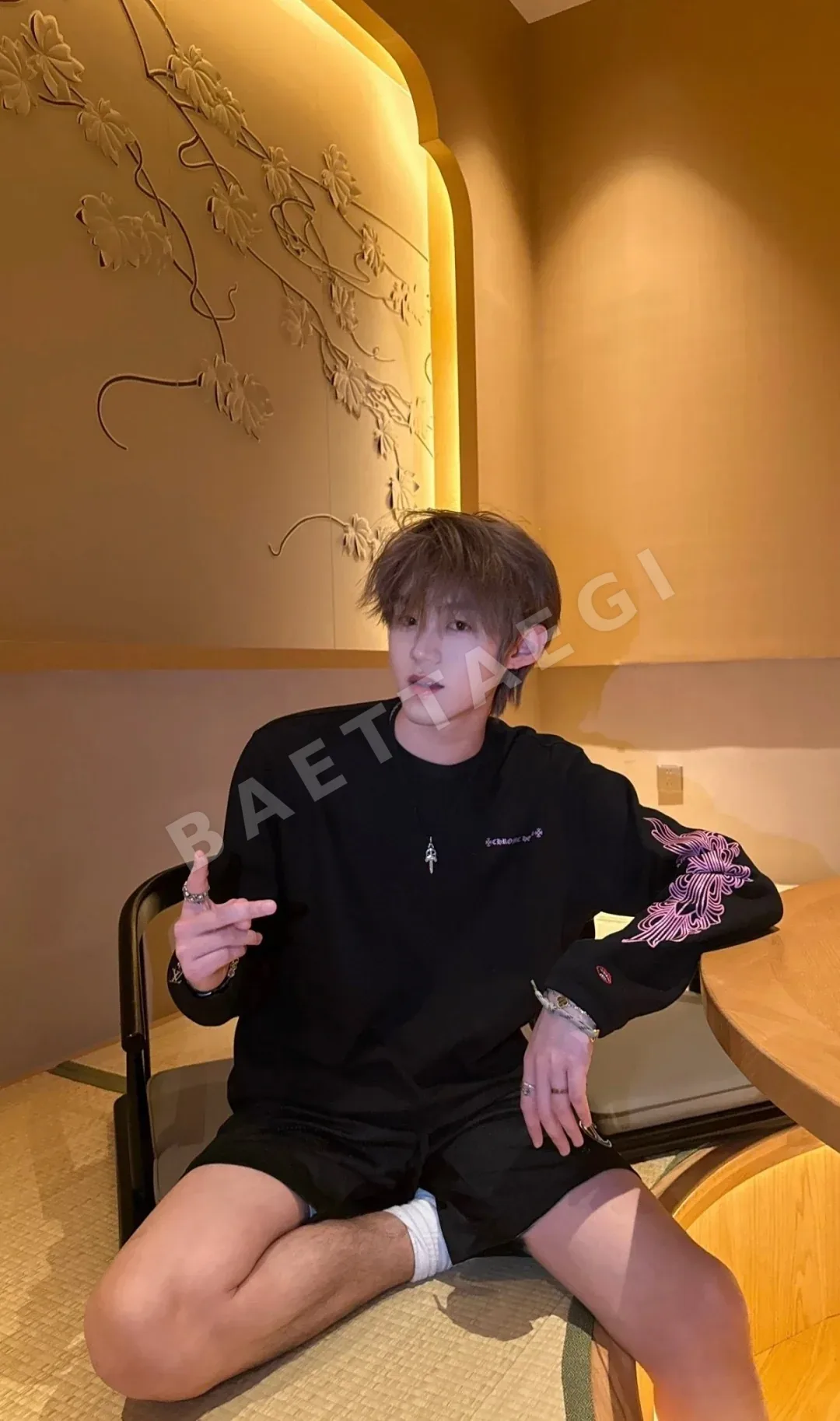 크롬하츠 말굽 꽃 루즈핏 긴팔 티셔츠 상세 이미지 5