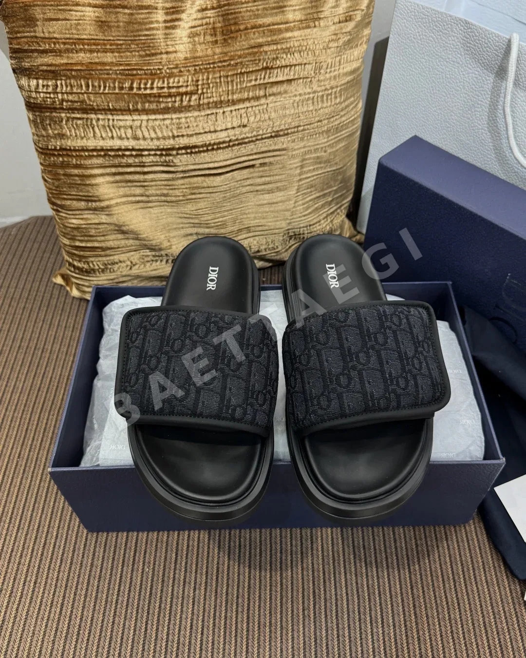 디올 모노그램 남성용 캐주얼 슬리퍼 102379