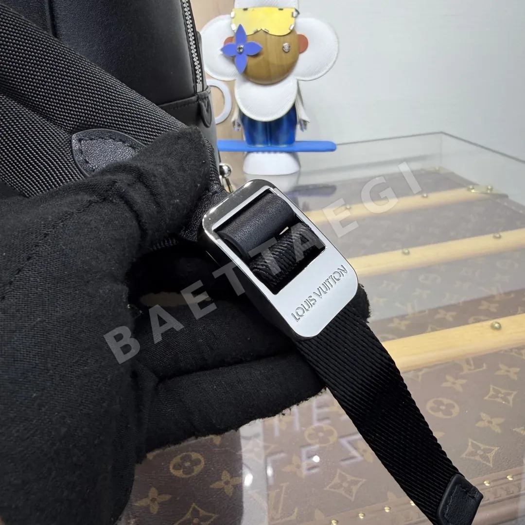 루이비통 중형 백팩 상세 이미지 7