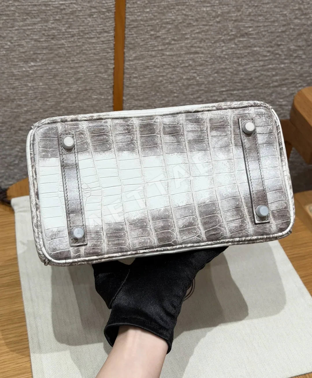 에르메스 버킨 히말라야 나일 악어 가죽 지갑 상세 이미지 5