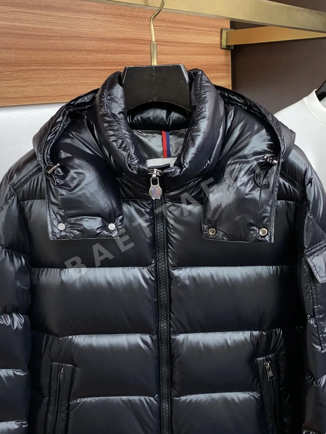몽클레르 마야(Moncler Maya) 후드 쇼트 다운 자켓 상세 이미지 2