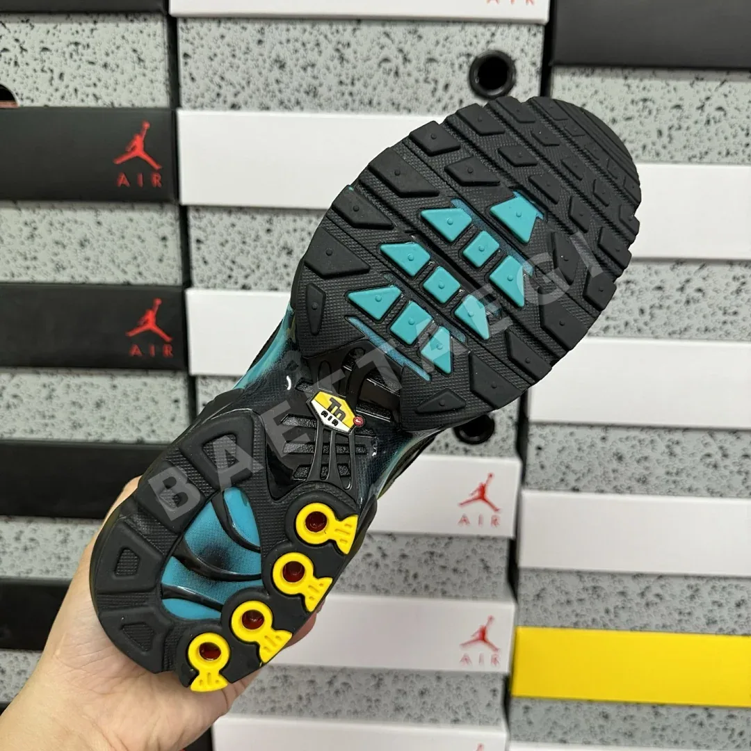 나이키 [DF] 에어 맥스 플러스 DM0032-016 201077 Nike Air Max Plus Black Dusty Cactus 상세 이미지 2